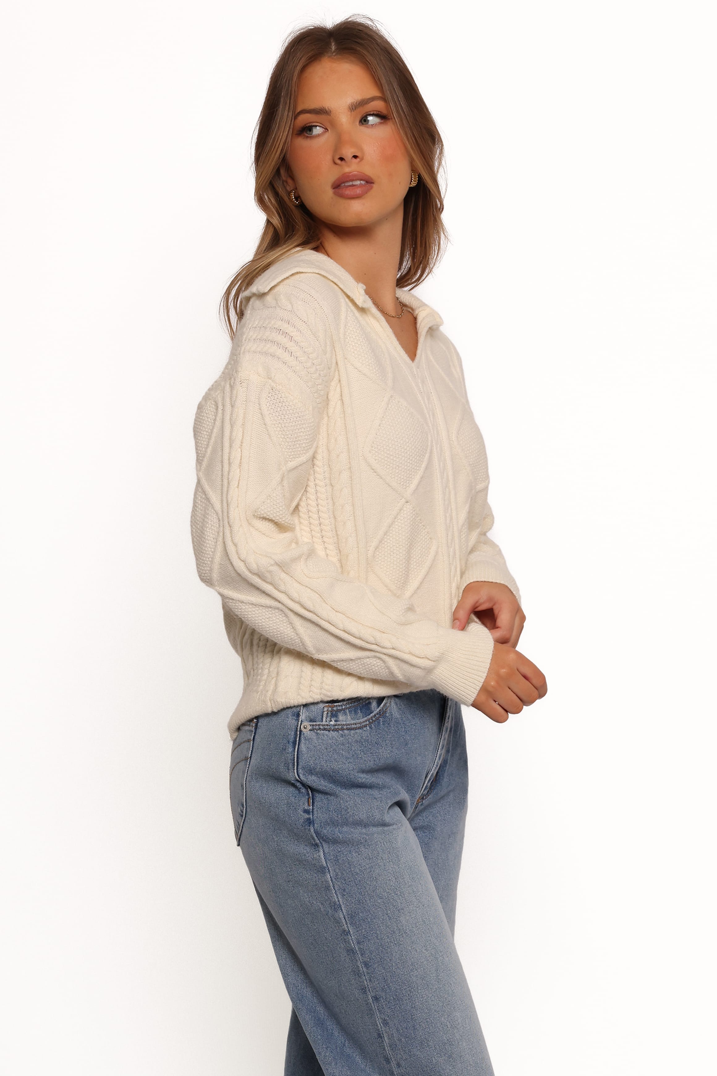 KNITWEAR Robbie Collar Neck Cable Knit Sweater - Cream