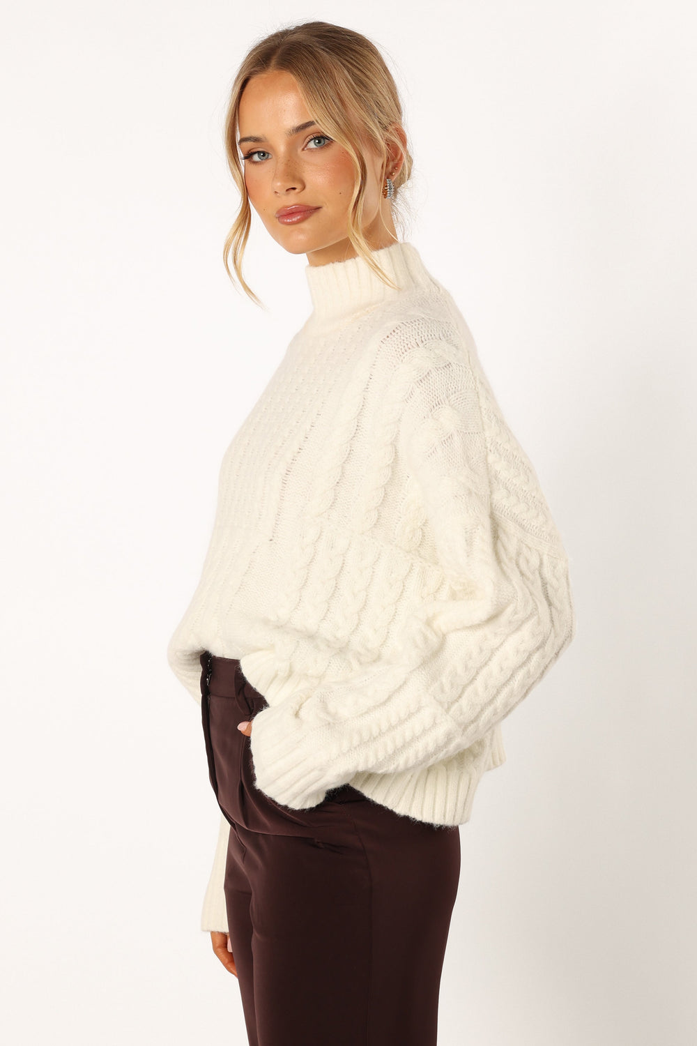 KNITWEAR @Skye Knit Sweater - White