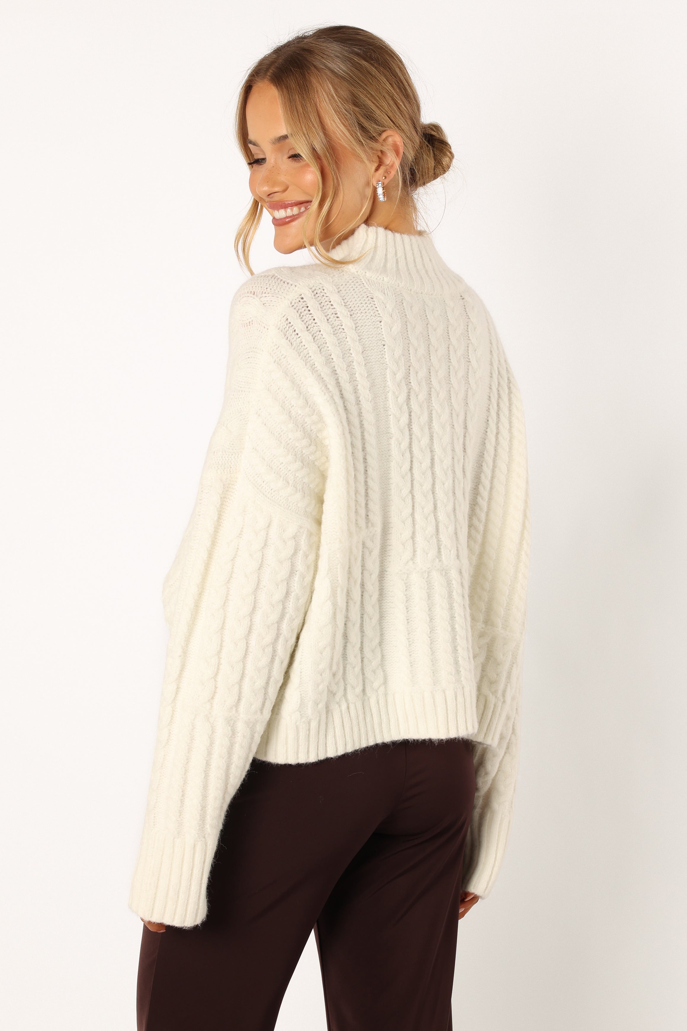 KNITWEAR @Skye Knit Sweater - White