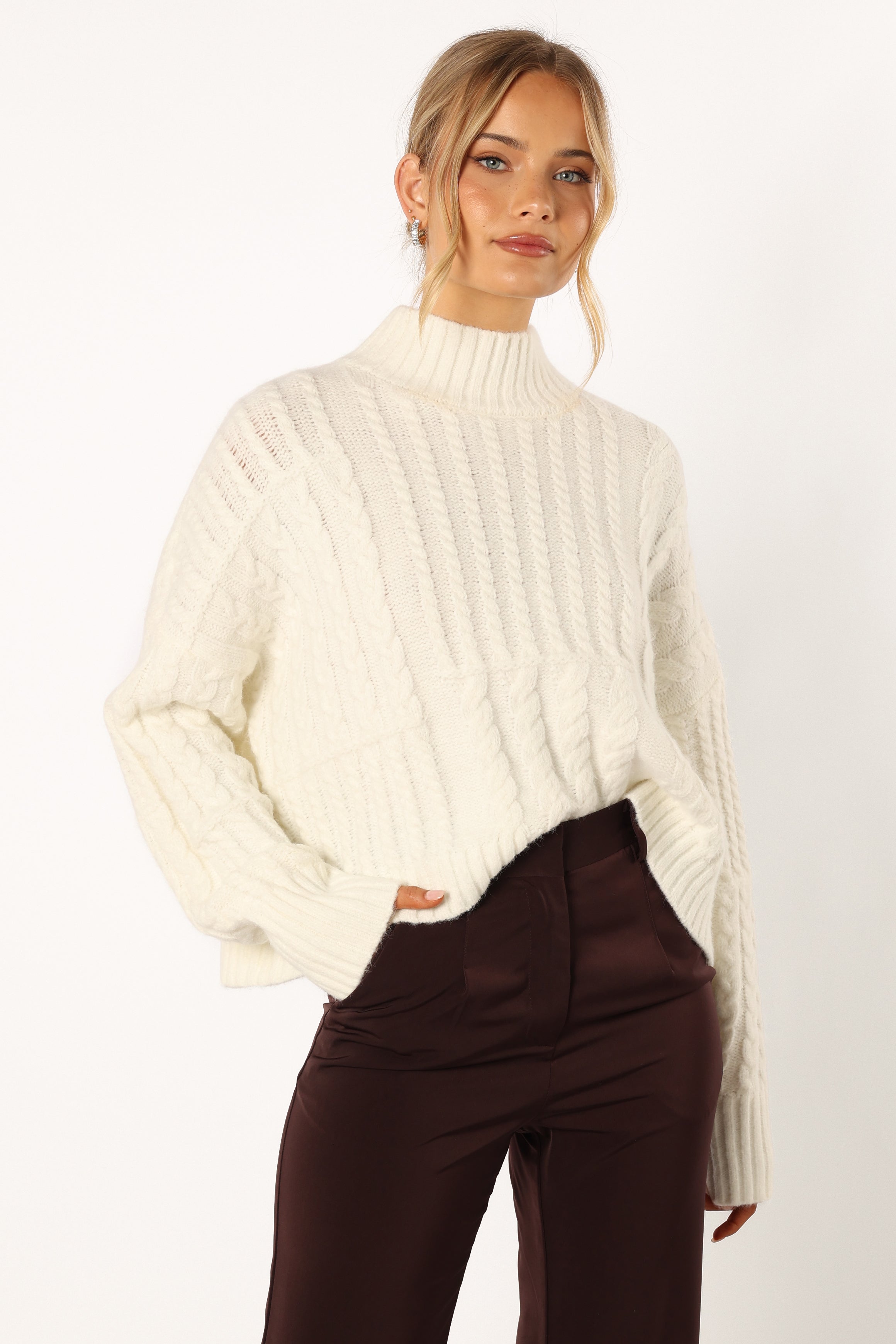 KNITWEAR @Skye Knit Sweater - White