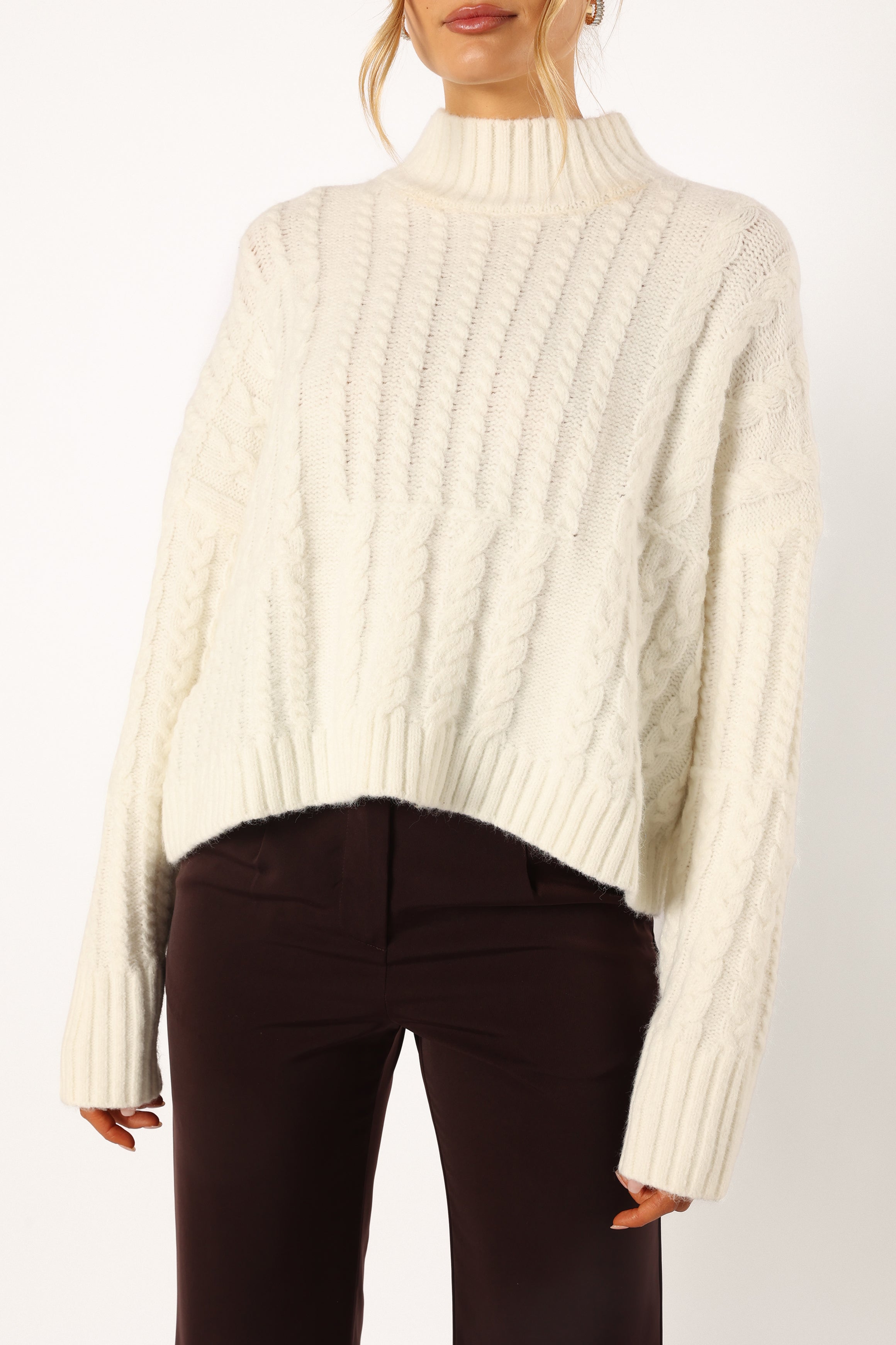 KNITWEAR @Skye Knit Sweater - White