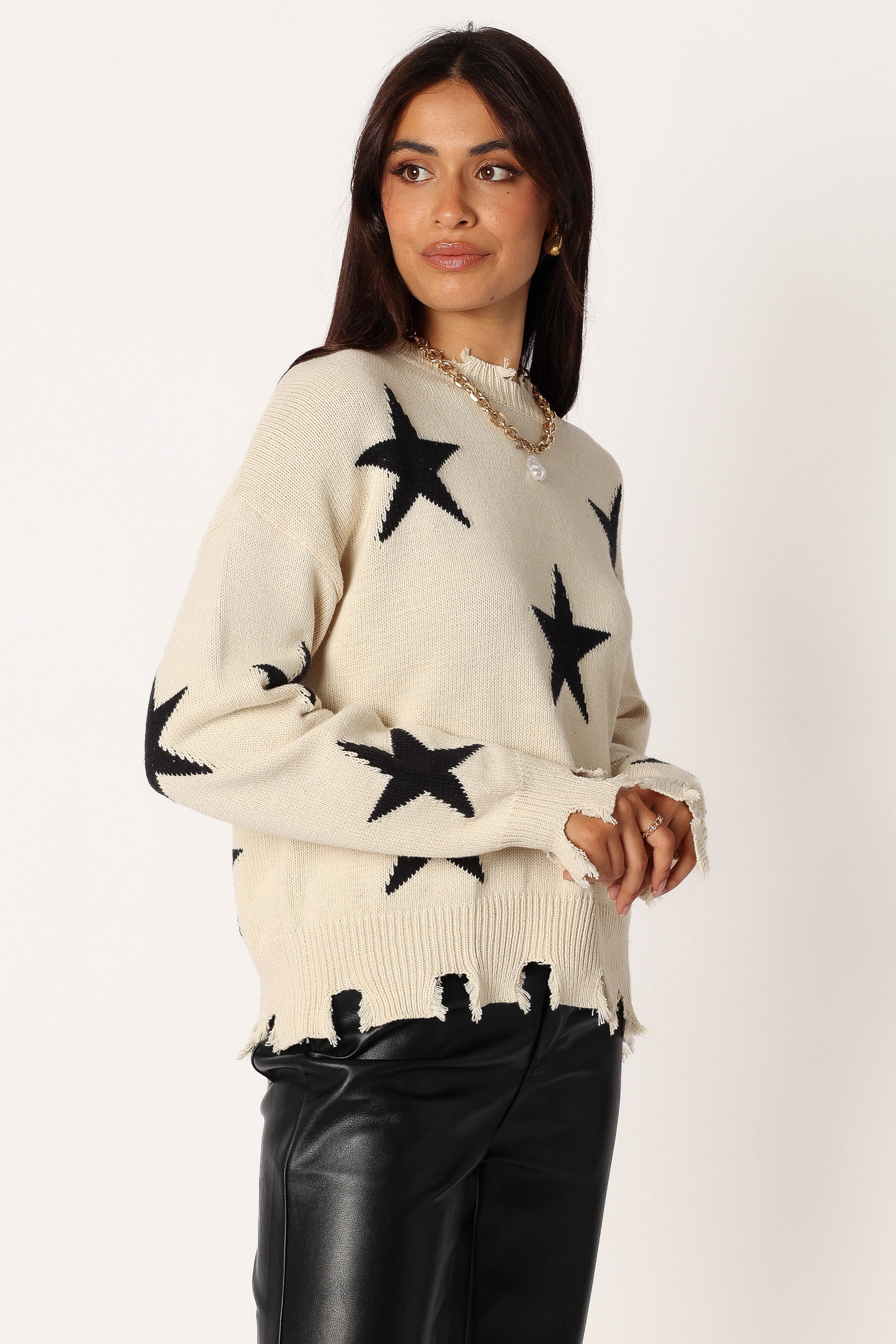 KNITWEAR @Star Printed Fray Detail Knit Sweater - Cream/Black