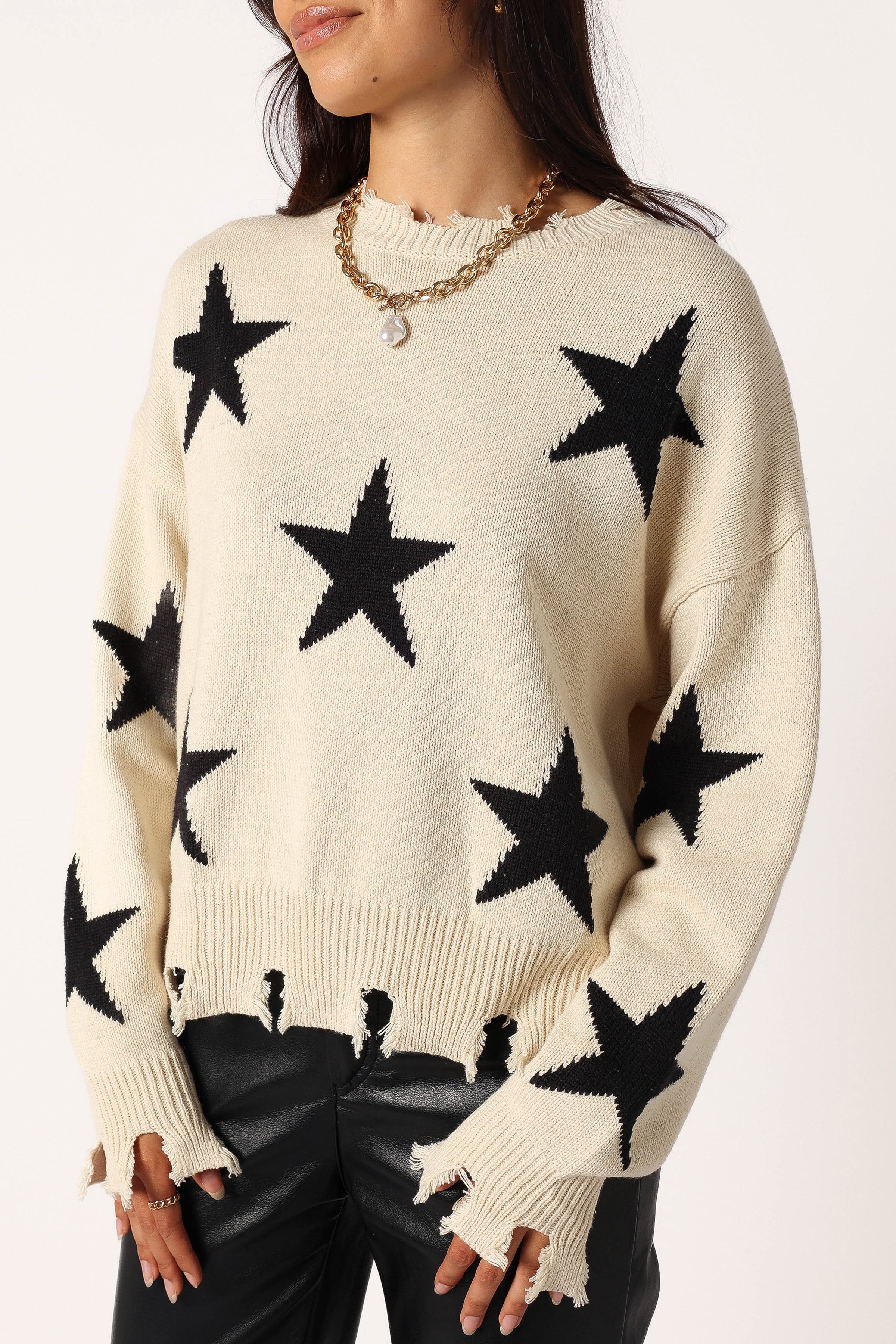 KNITWEAR @Star Printed Fray Detail Knit Sweater - Cream/Black