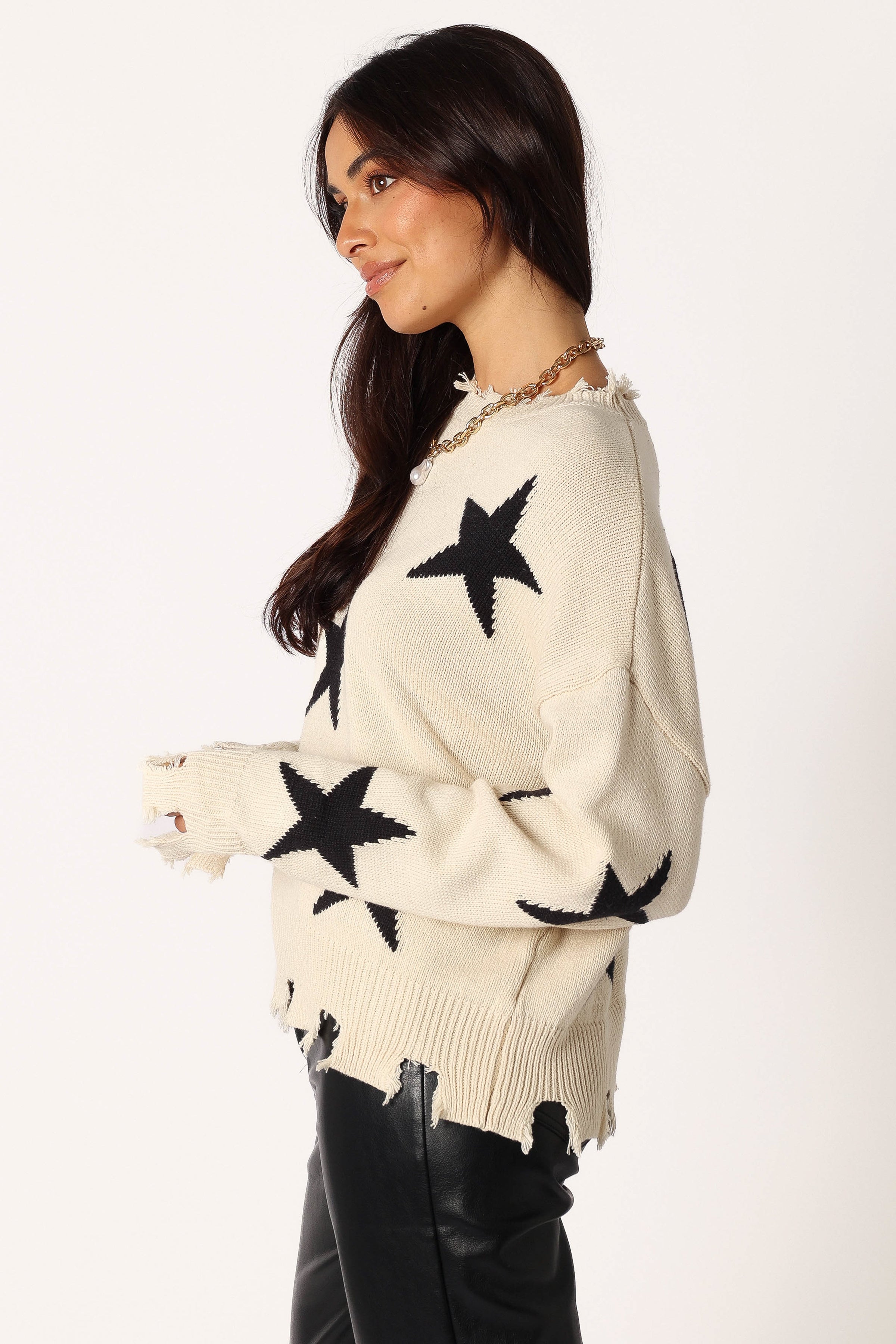 KNITWEAR @Star Printed Fray Detail Knit Sweater - Cream/Black