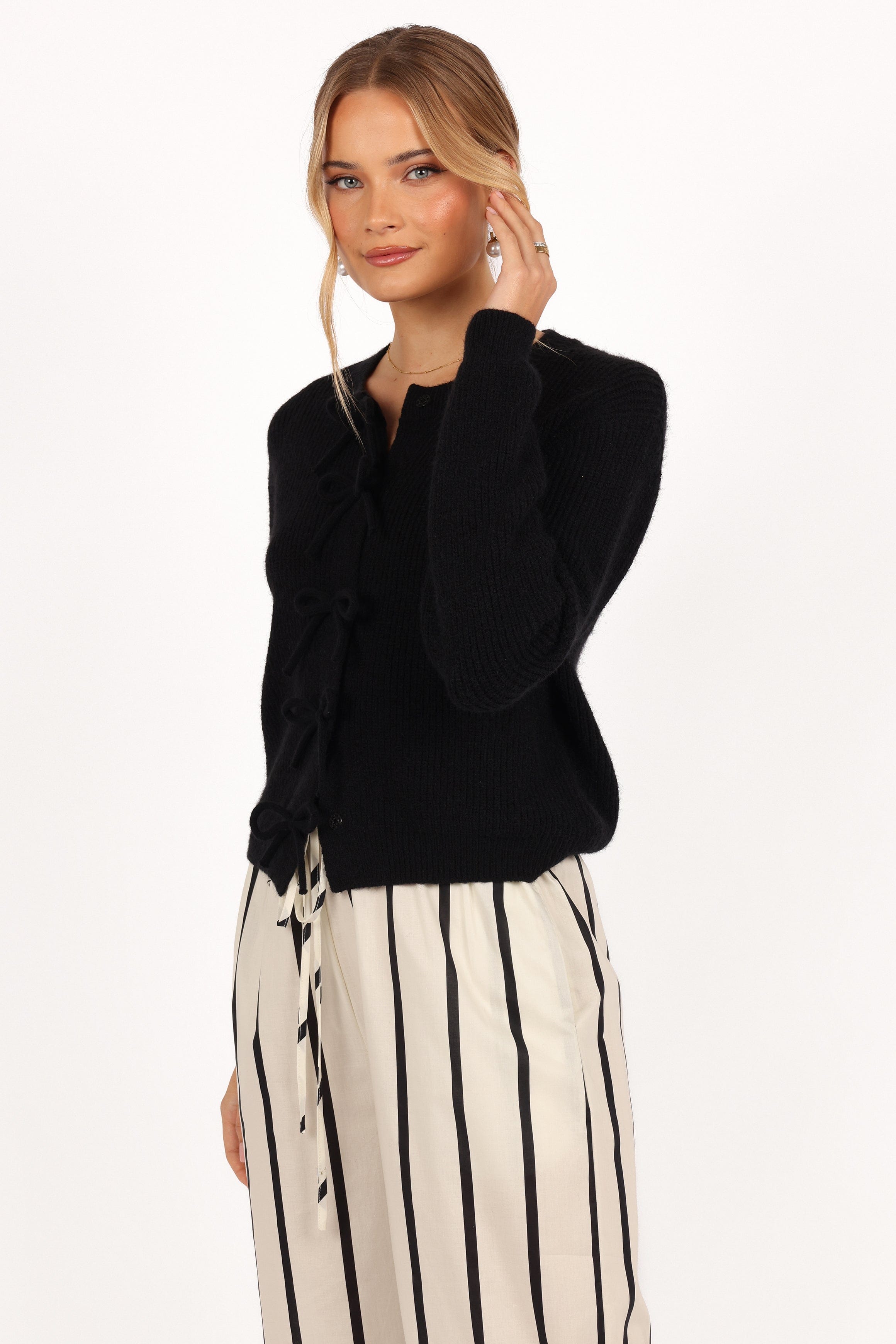 KNITWEAR Wilde Bow Front Cardigan - Black