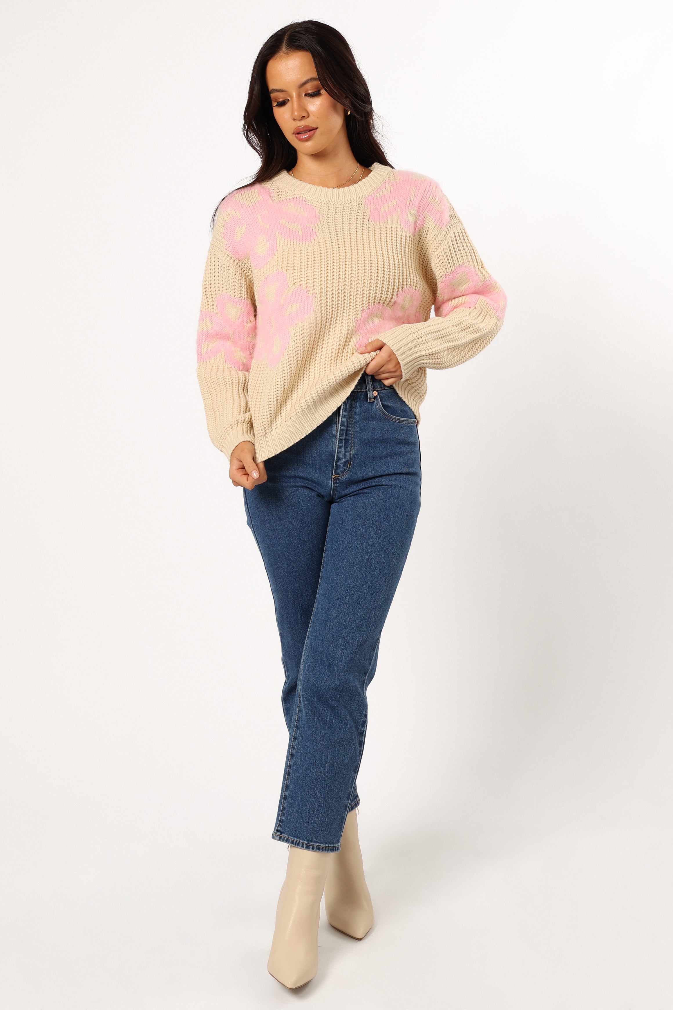 KNITWEAR @Wren Large Flower Knit Sweater - Cream