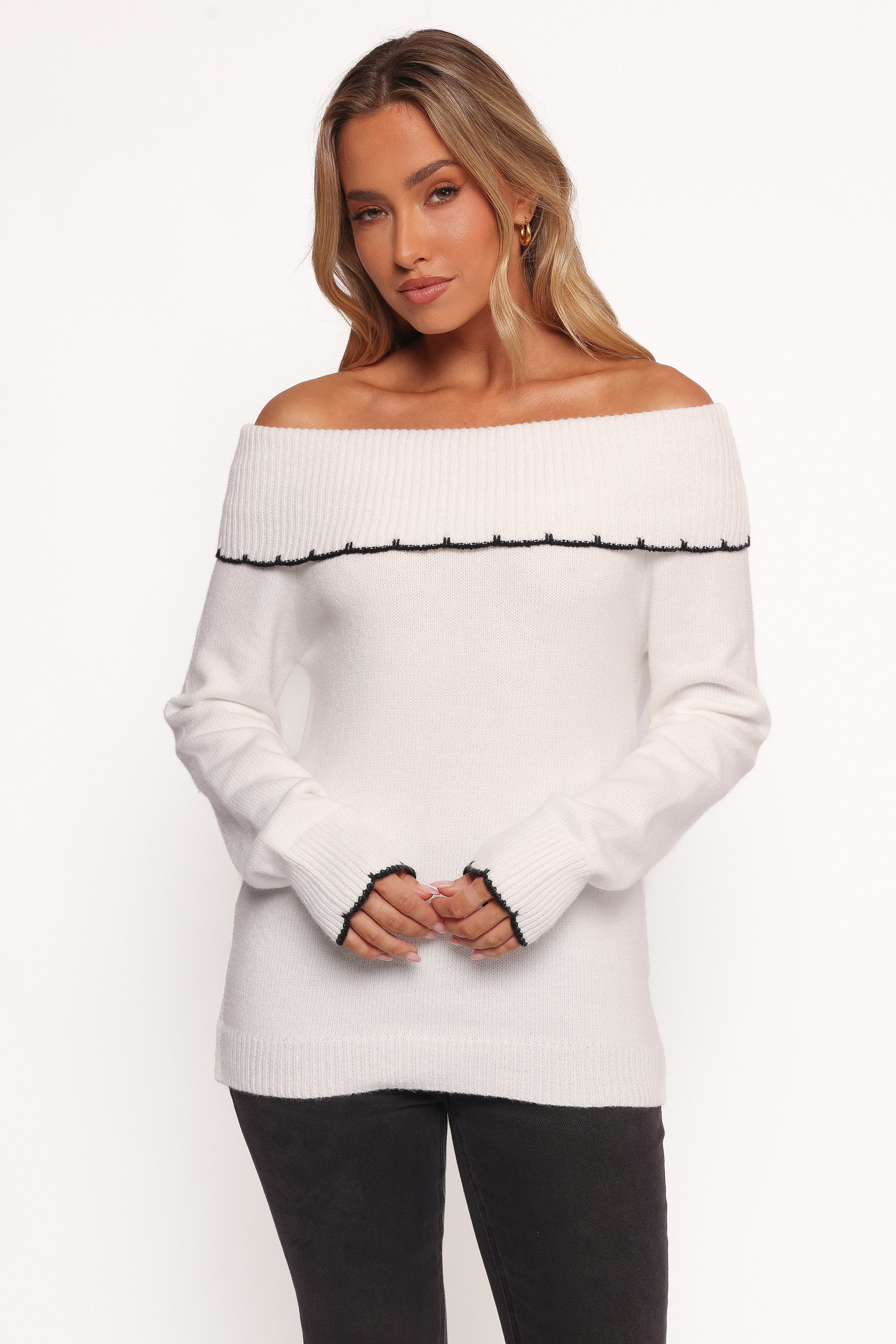 KNITWEAR Yoana Off Shoulder Knit Sweater - White