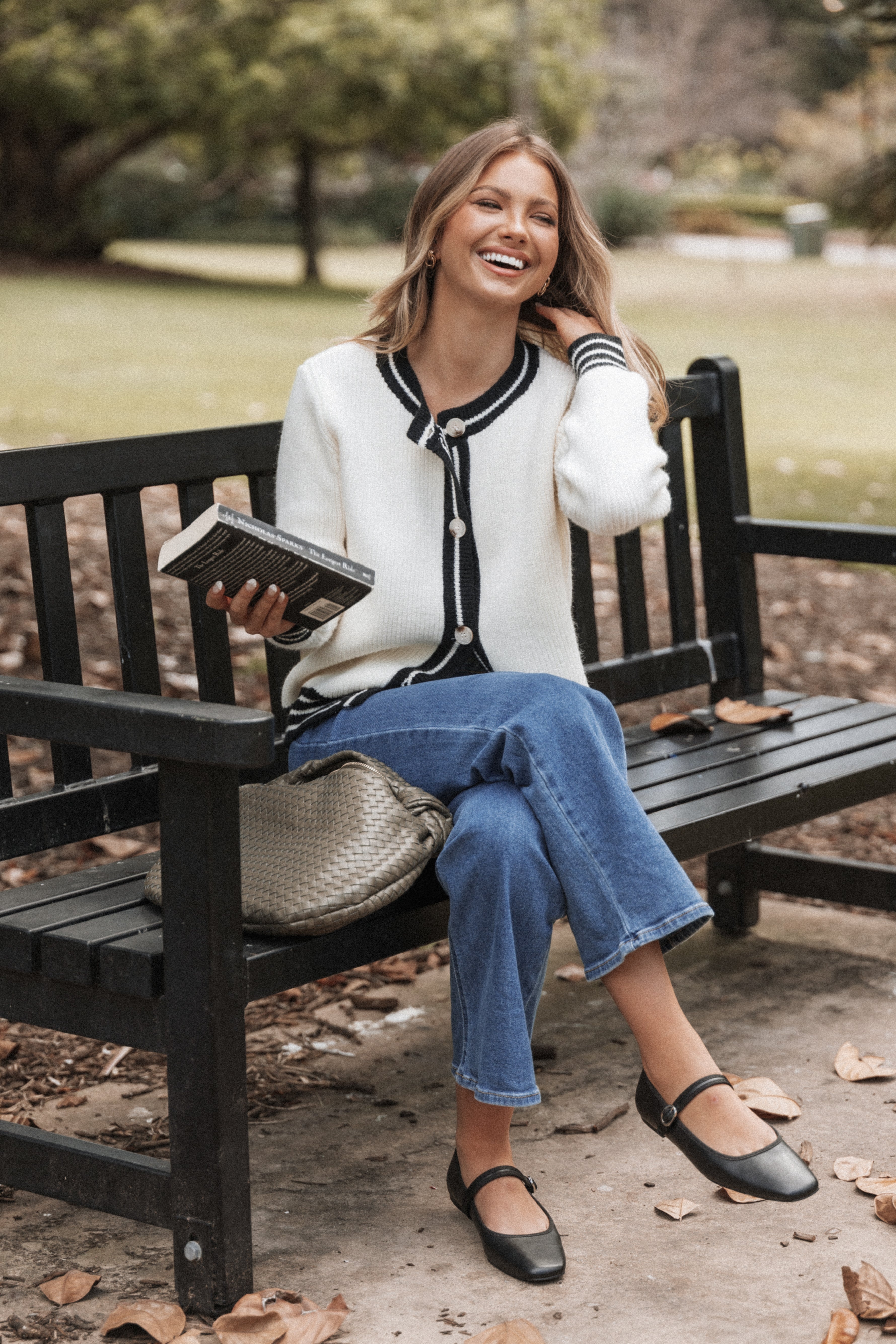 KNITWEAR Yorkshire Contrast Hem Cardigan - Cream