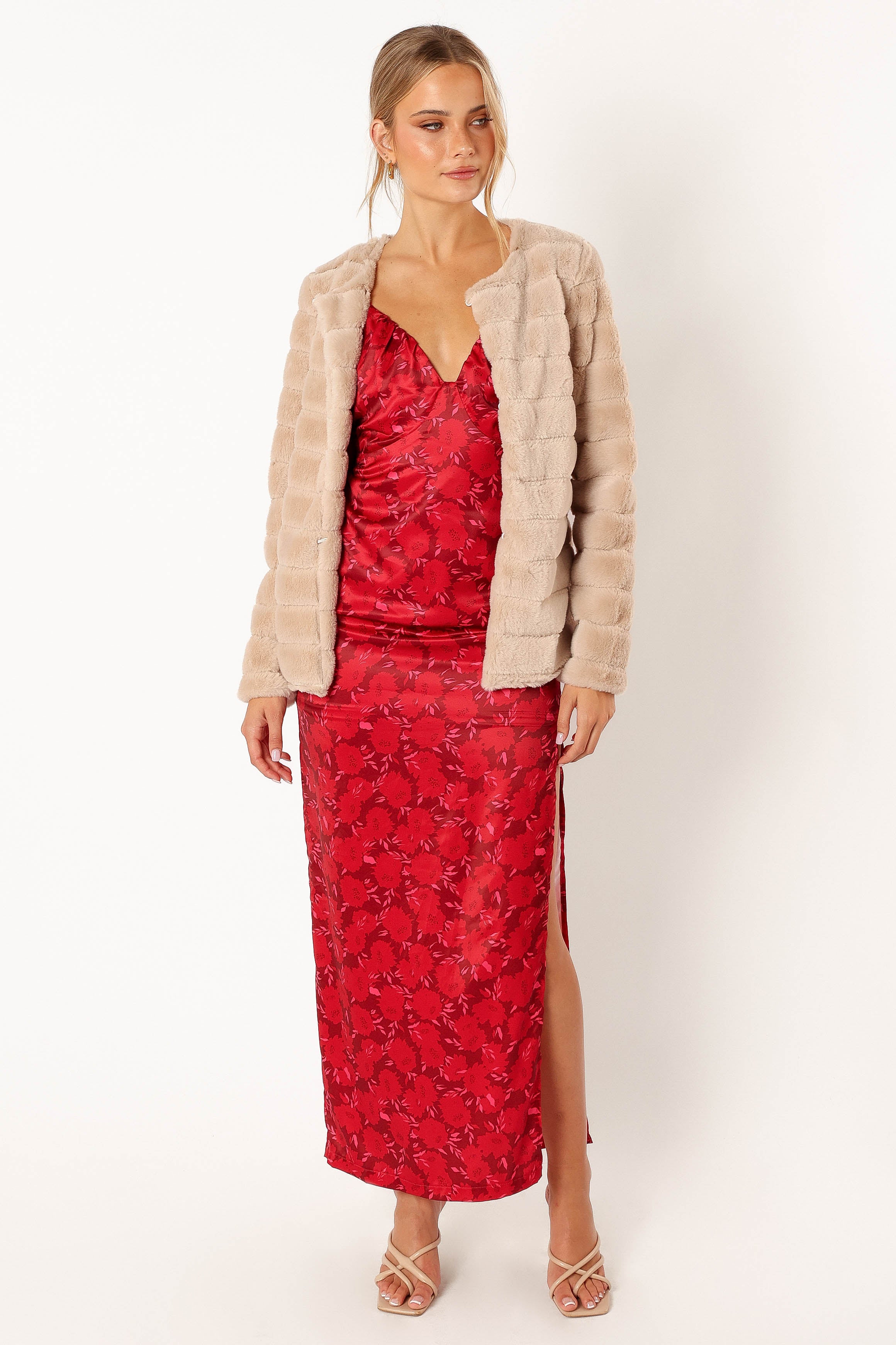 OUTERWEAR @Aylin Channel Faux Fur Jacket - Cream (waiting on bulk)