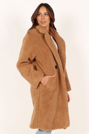Outerwear @Beatrice Faux Fur Coat - Camel