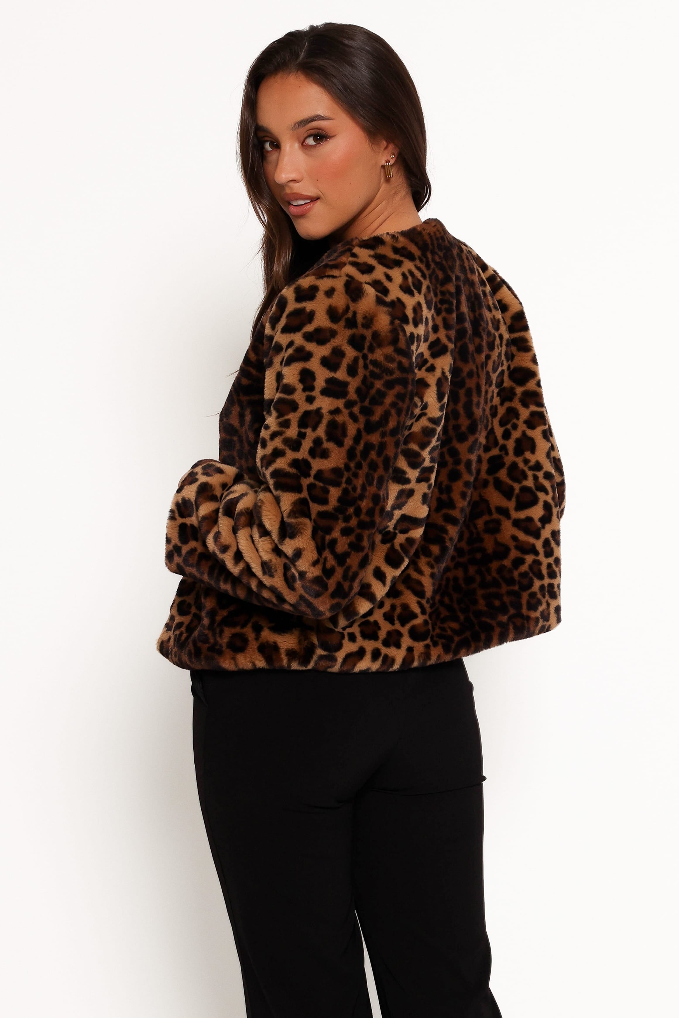 OUTERWEAR Cassia Faux Fur Leopard Crop Jacket - Leopard