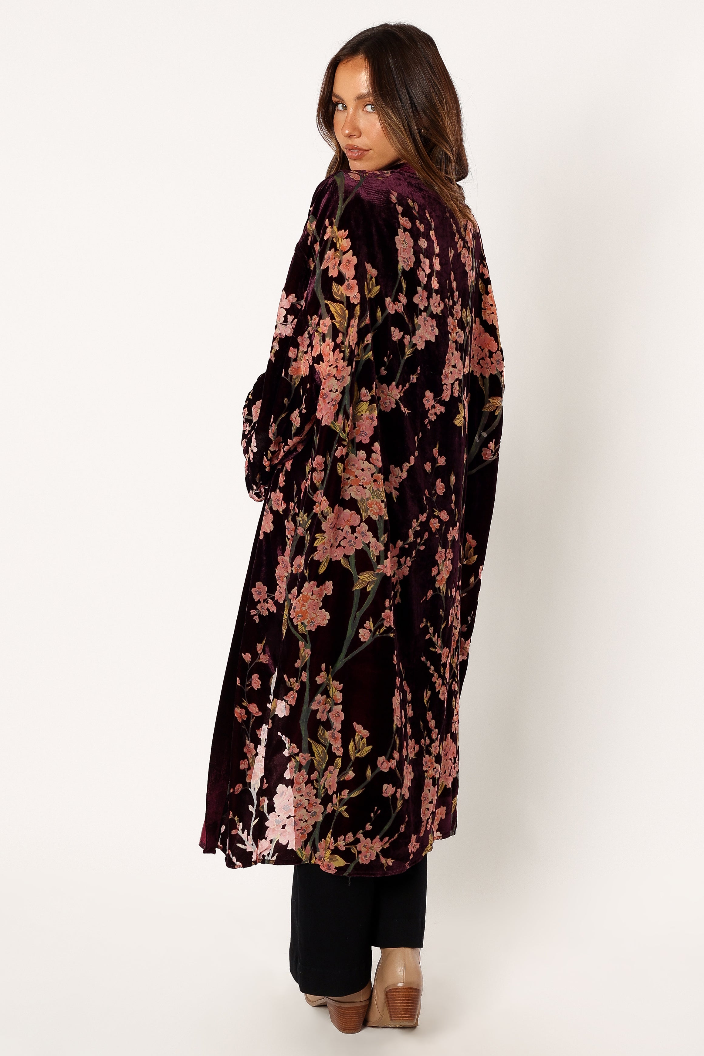 OUTERWEAR @Lennon Velvet Duster - Floral