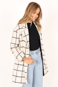 OUTERWEAR @Lissandra Coat - White