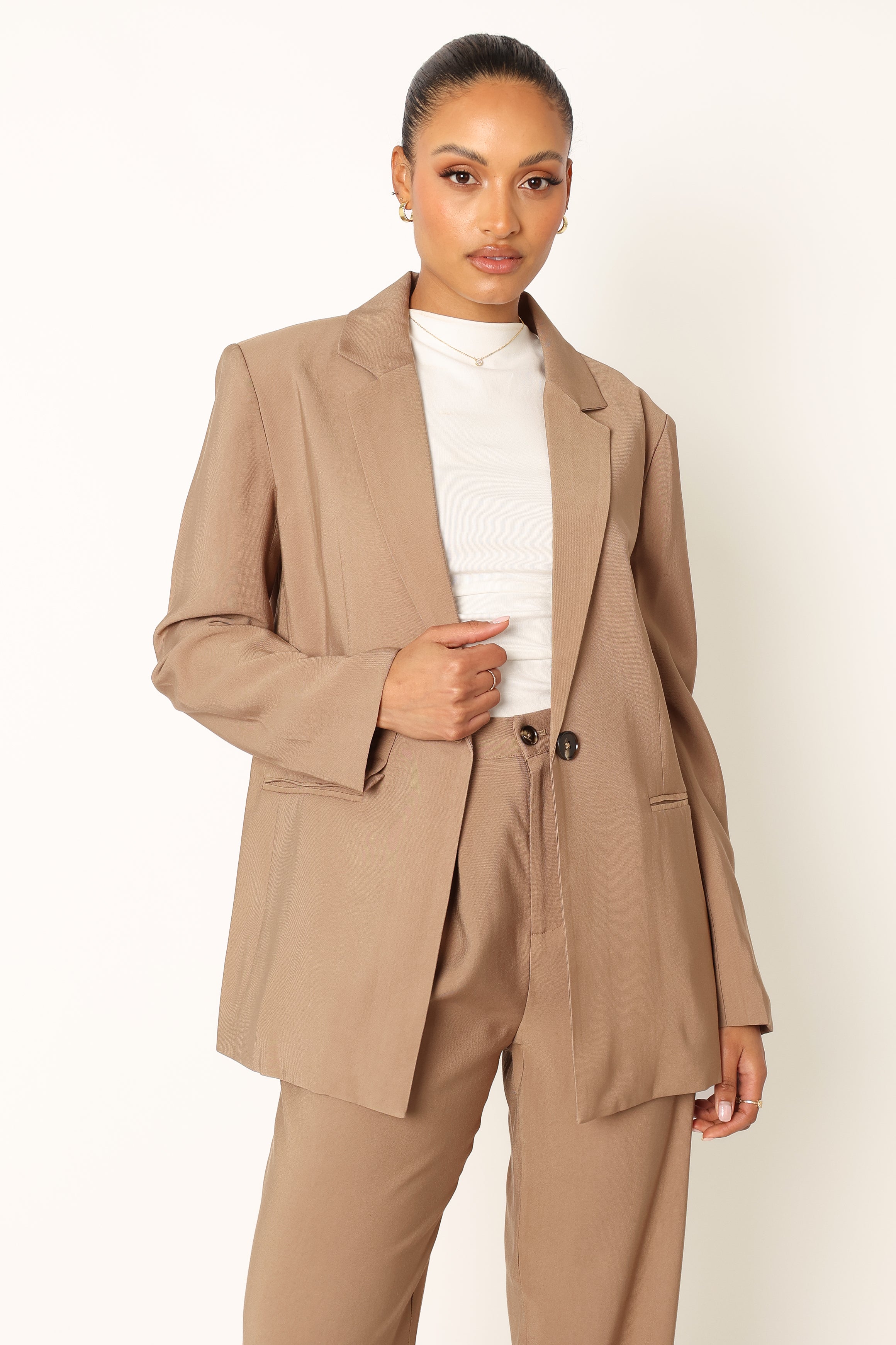 OUTERWEAR @Noelle Oversized Blazer - Light Brown