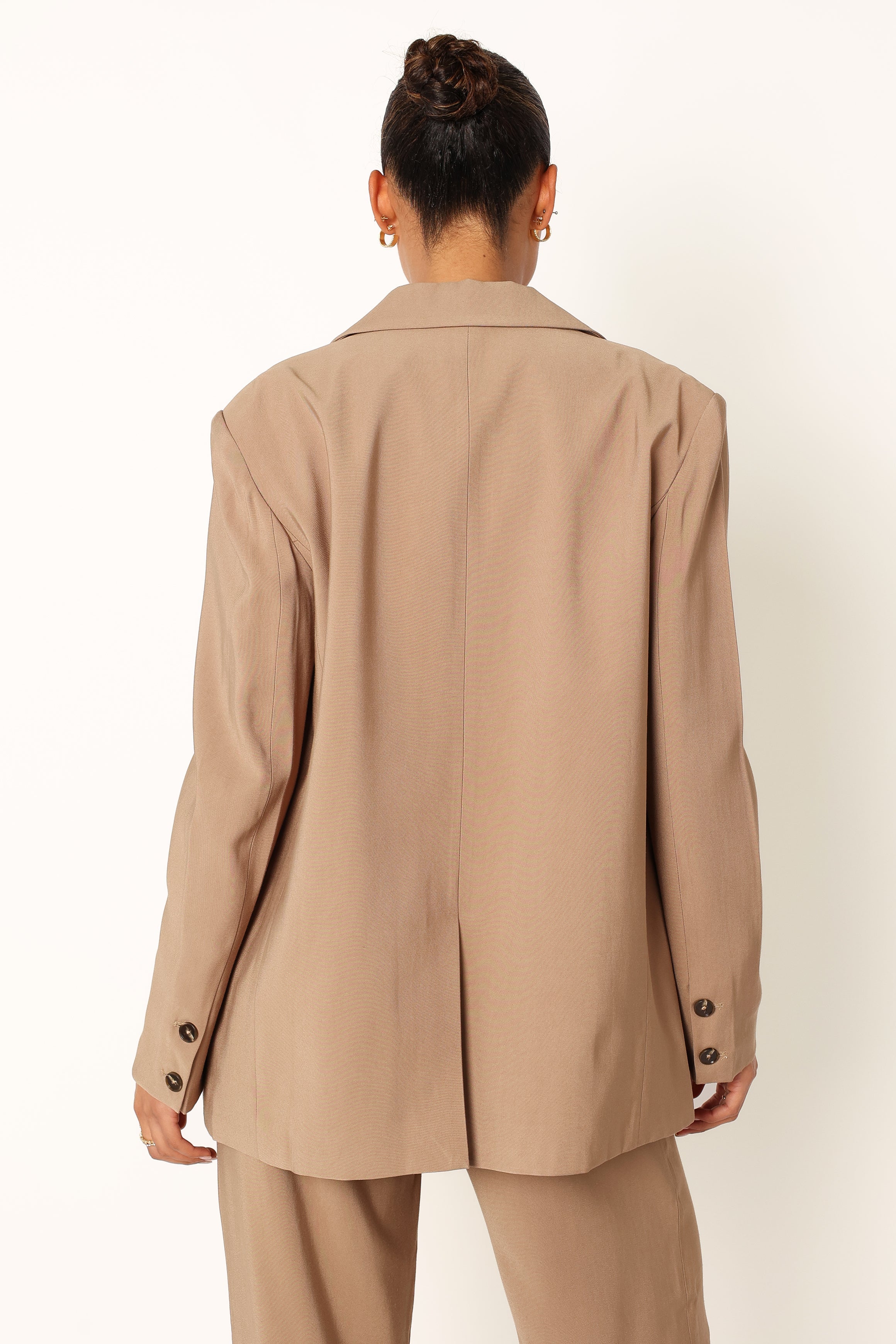 OUTERWEAR @Noelle Oversized Blazer - Light Brown