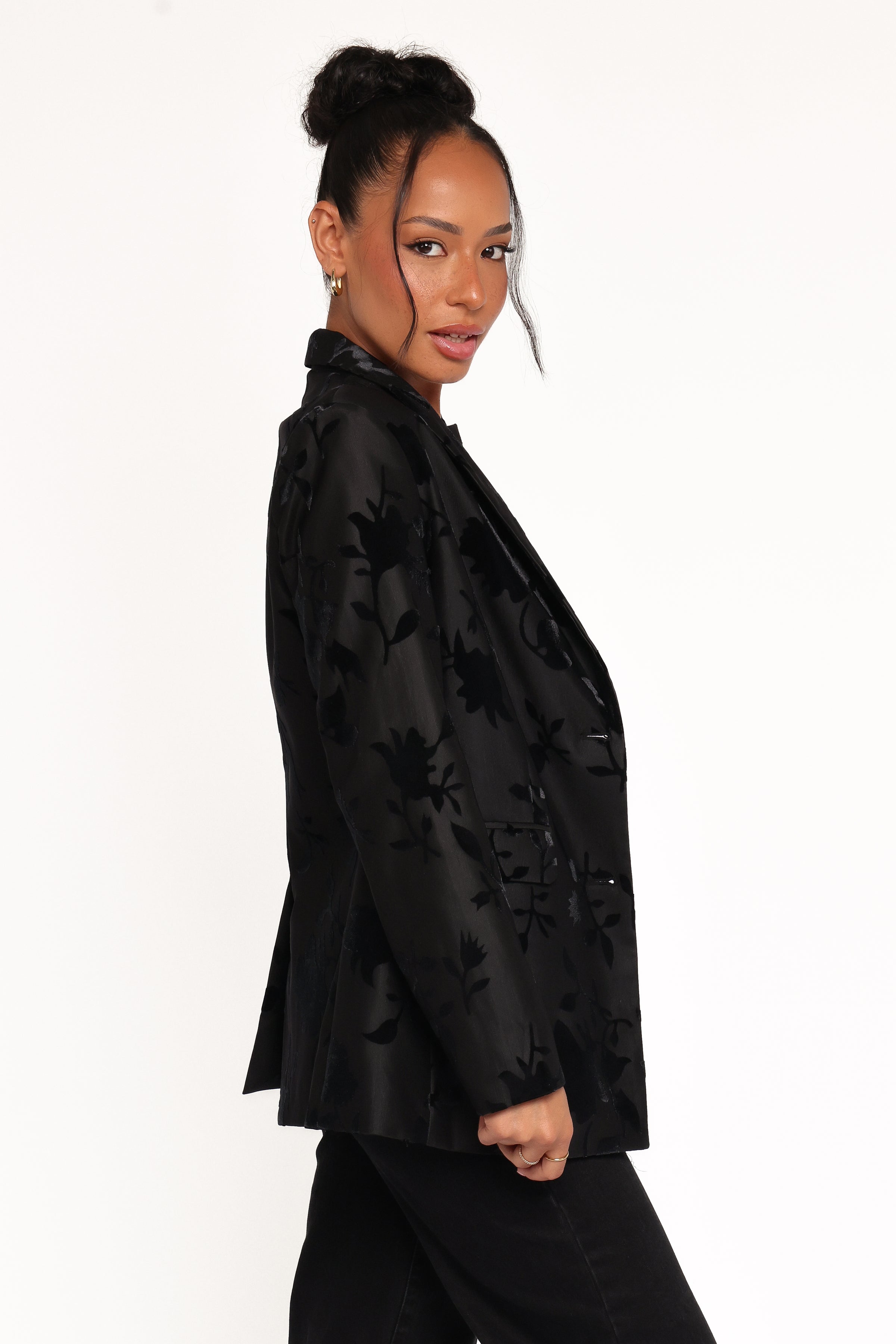 OUTERWEAR Ollie Burnout Blazer - Black Velvet
