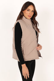 OUTERWEAR @Piper Chevron Quilted Puffer Vest - Beige