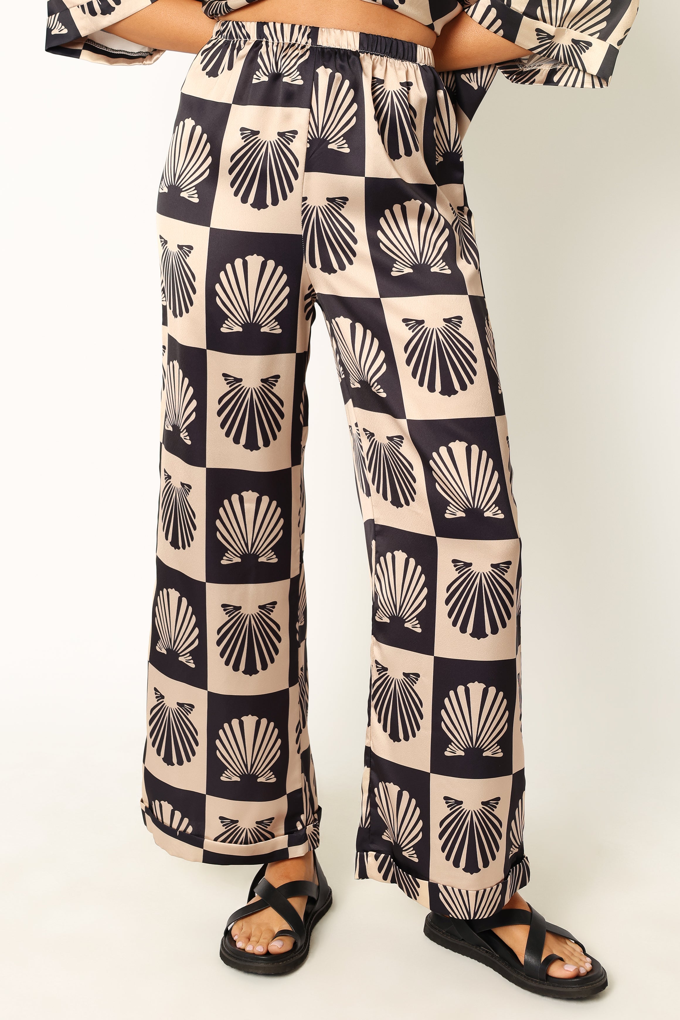 SETS @Oceania Pant Set - Black