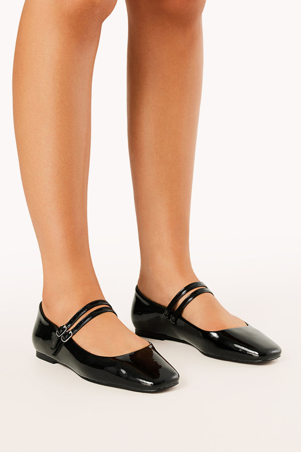 SHOES Finnegan Flats - Black Patent