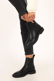 SHOES @Hasting Ankle Boot - Black
