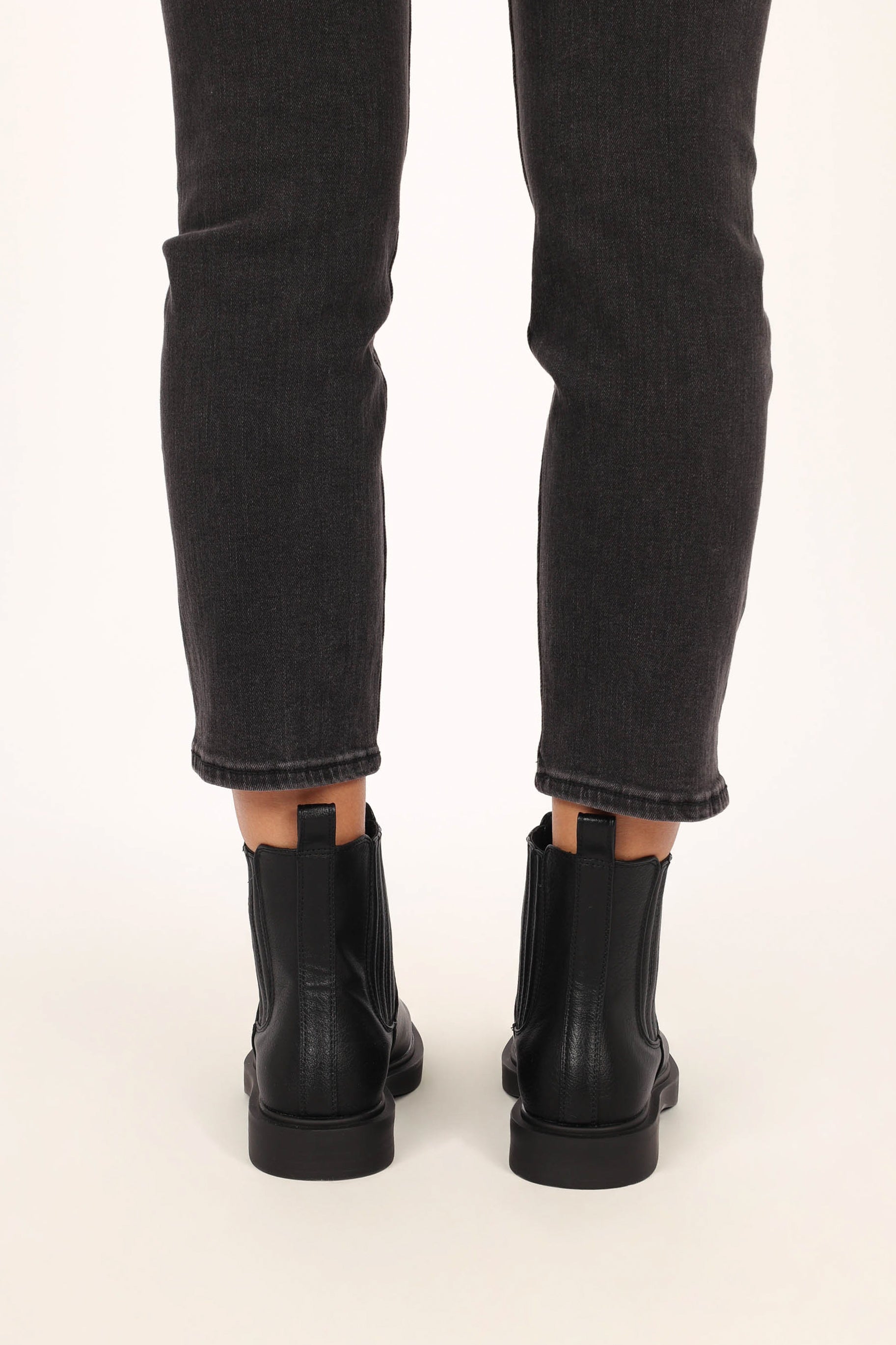 SHOES @Hasting Ankle Boot - Black