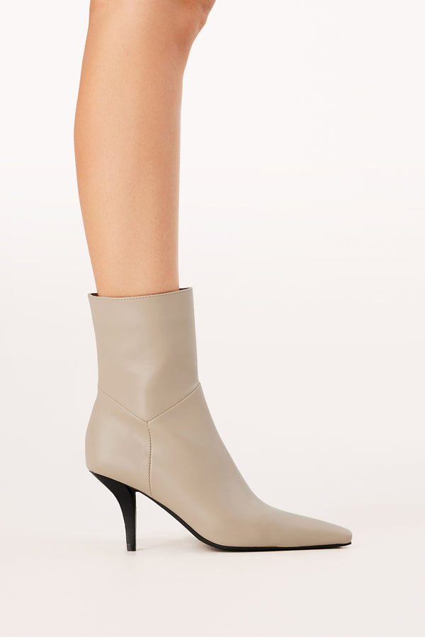 SHOES Oaklen Booties - Stone