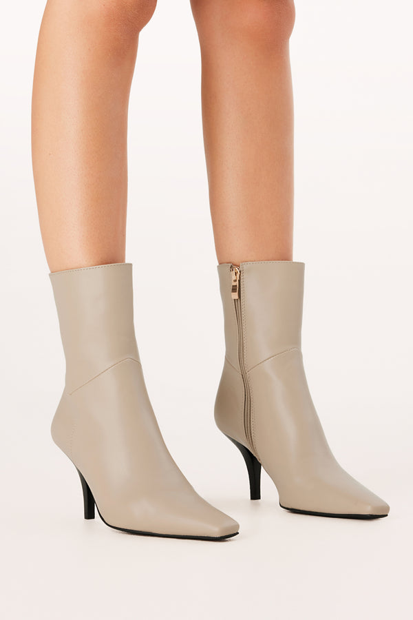 SHOES Oaklen Booties - Stone