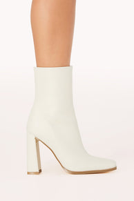 SHOES Quada Booties - Ivory