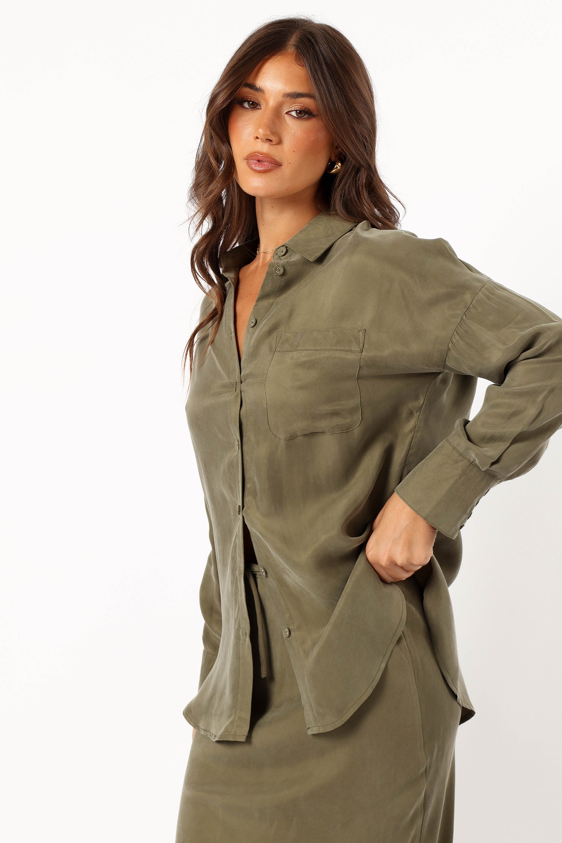 TOPS @Amery Shirt - Olive