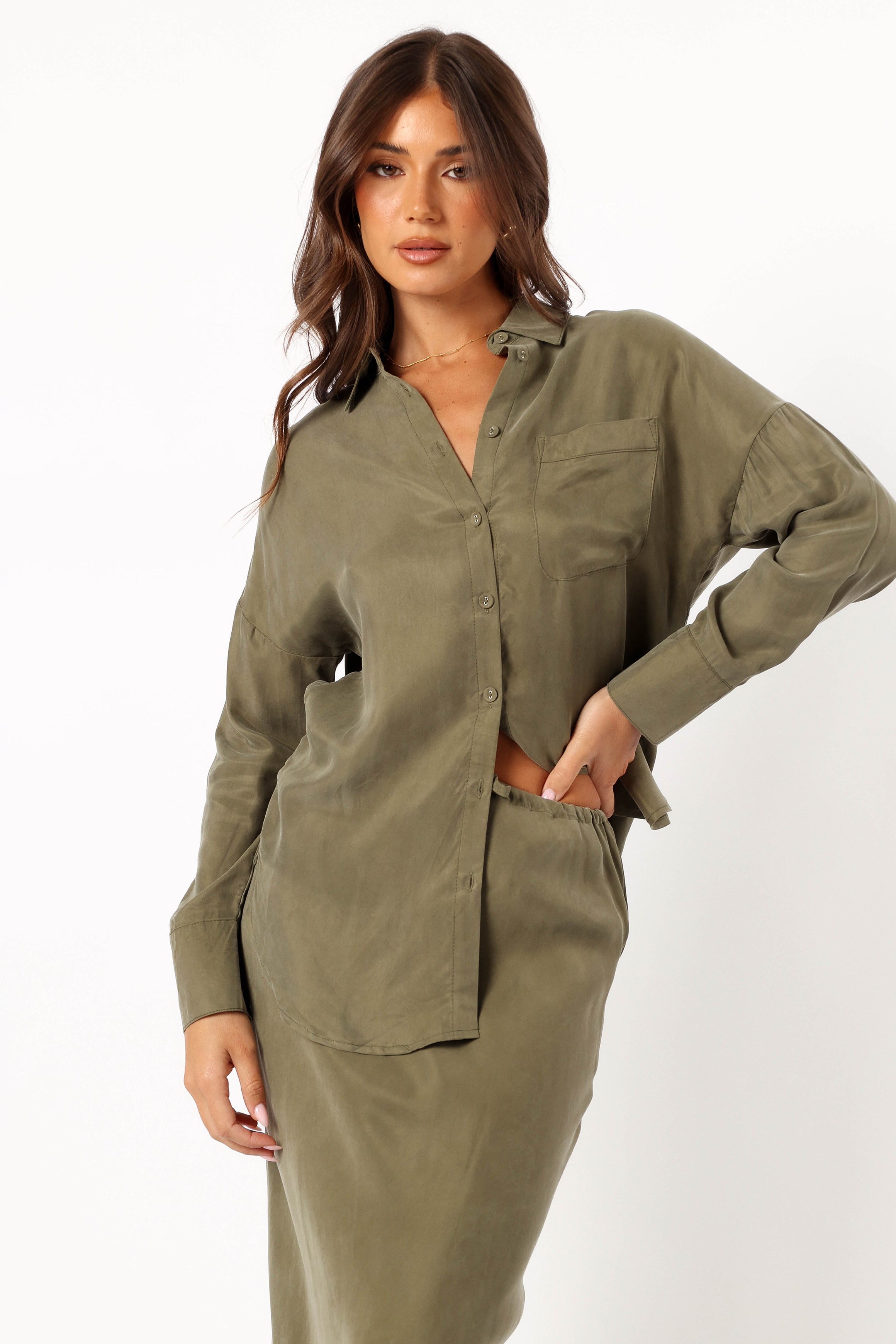 TOPS @Amery Shirt - Olive