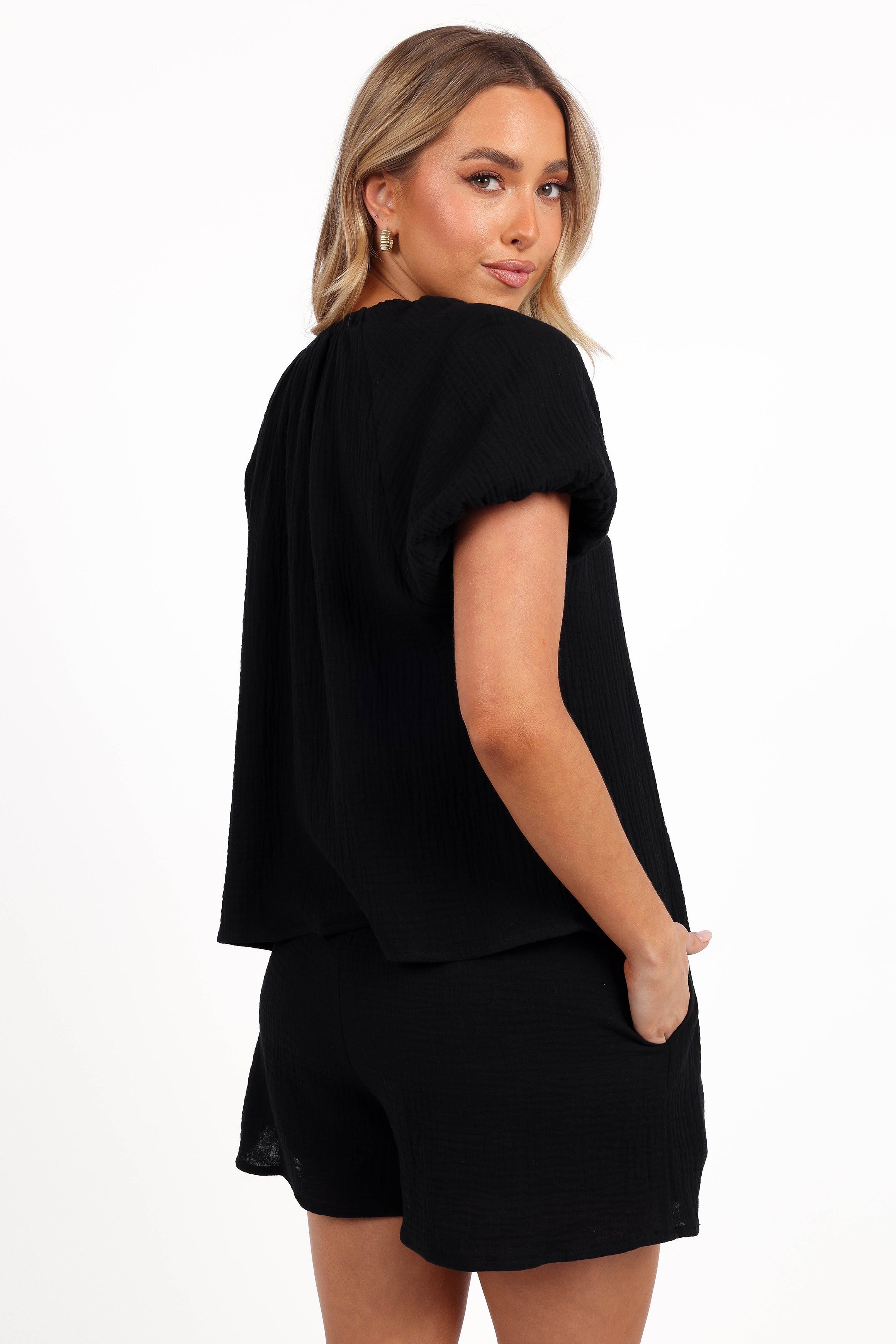 TOPS Bonnie Short Sleeve Top - Black