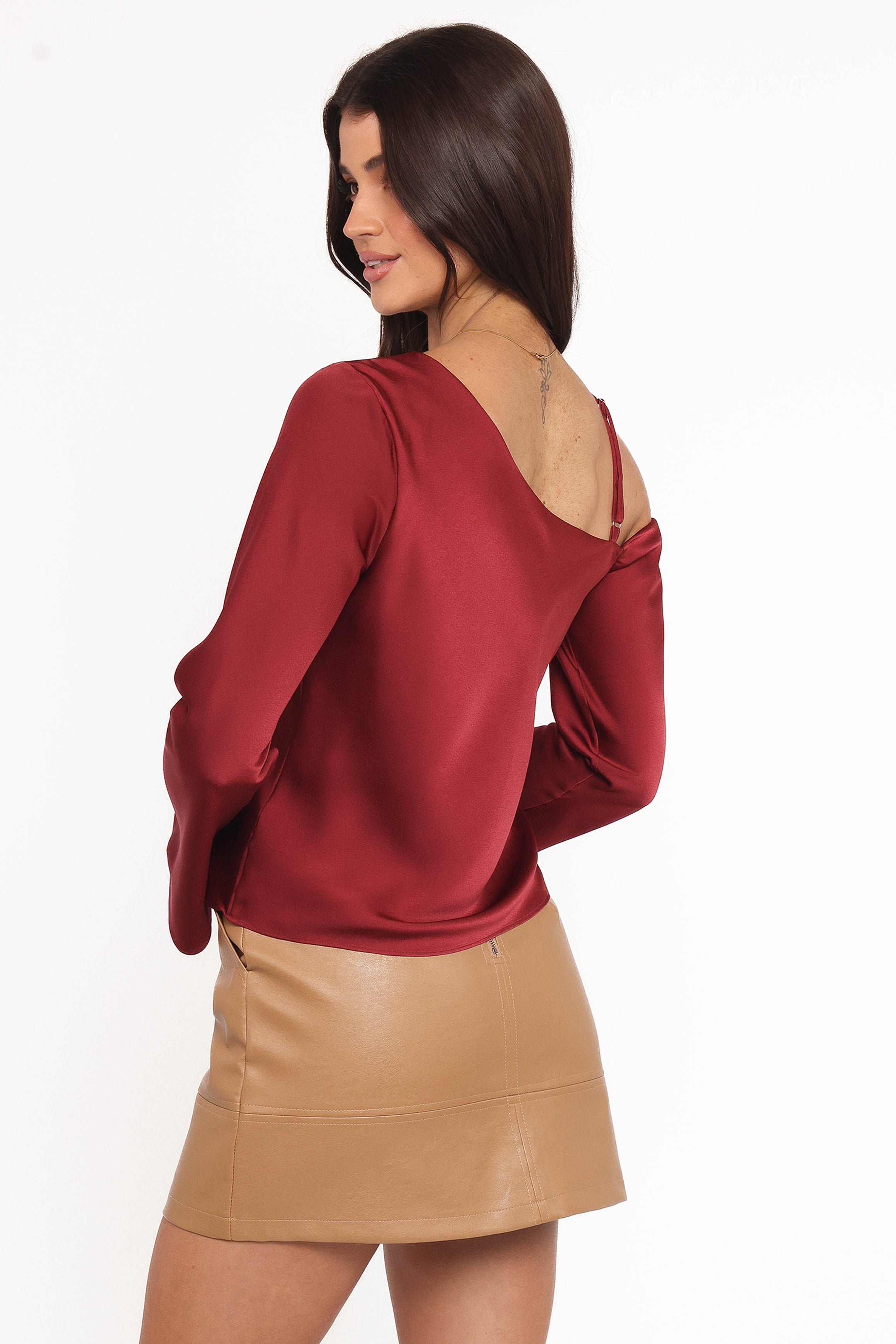 TOPS Brisa Off Shoulder Top - Cherry