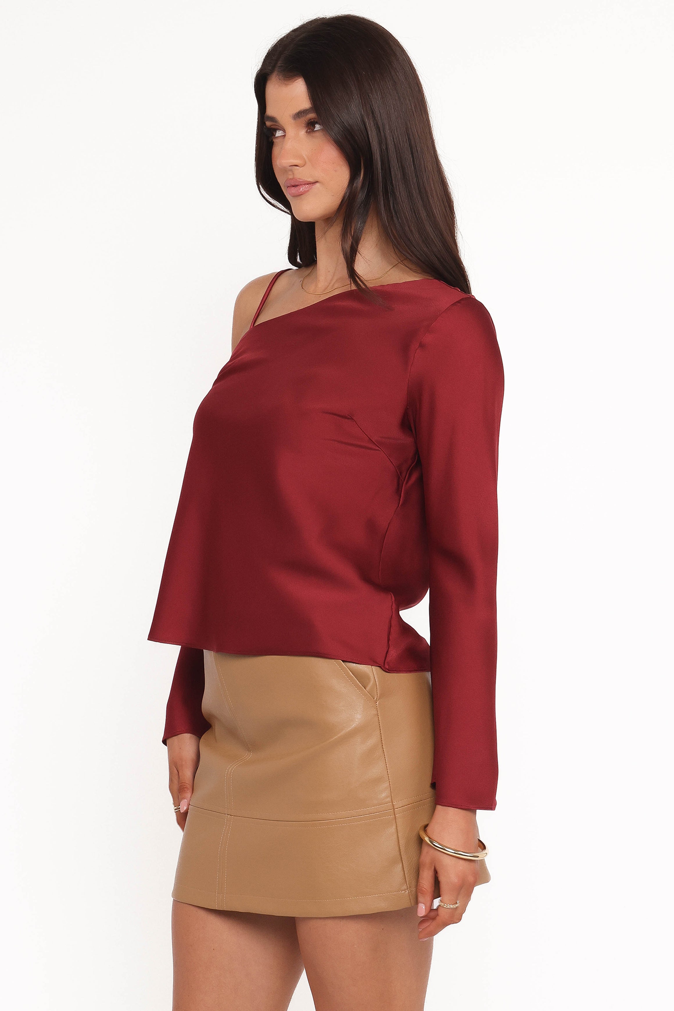 TOPS Brisa Off Shoulder Top - Cherry