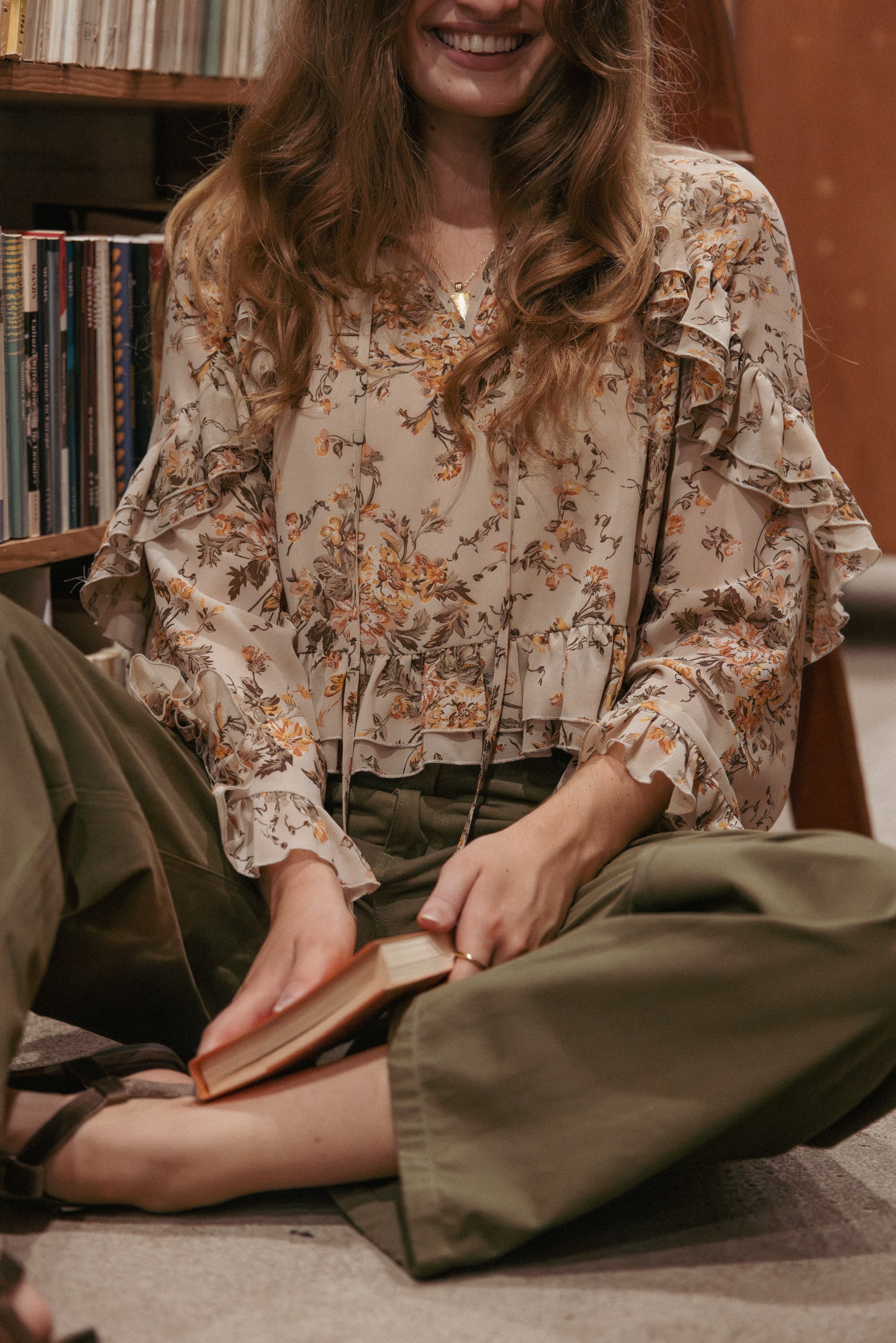 TOPS Caecilia Frill Top - Beige Floral