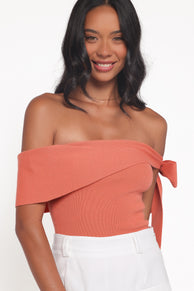 TOPS Charama Off Shoulder Knit Top - Peach