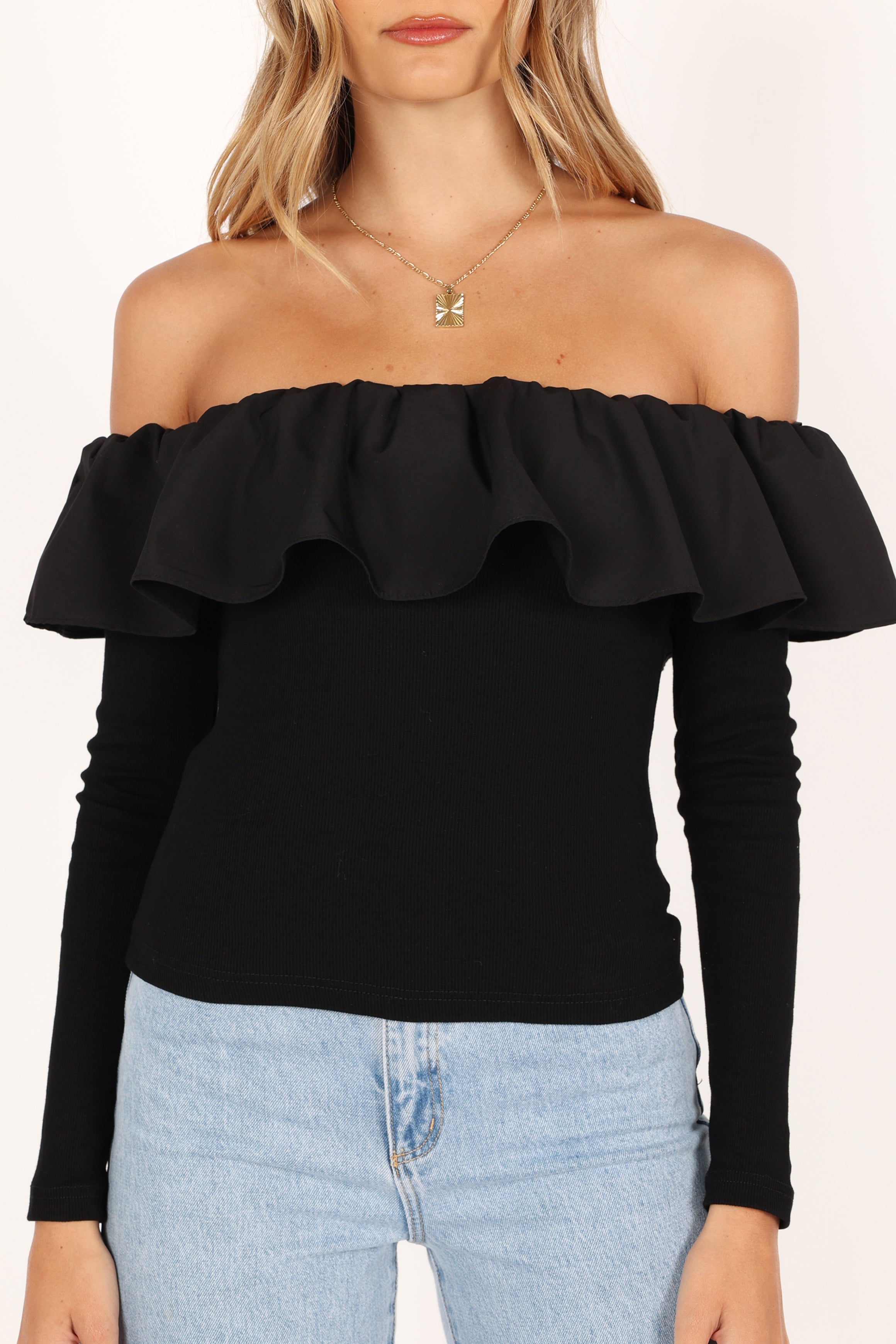 TOPS @Cloe Off Shoulder Top - Black