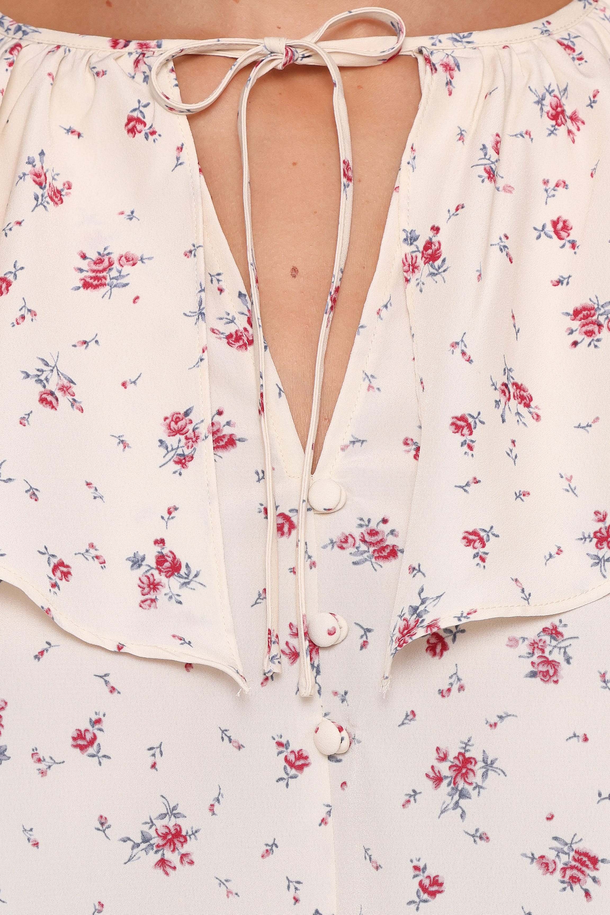 TOPS Denise Ruffle Neck Blouse - Ivory Floral