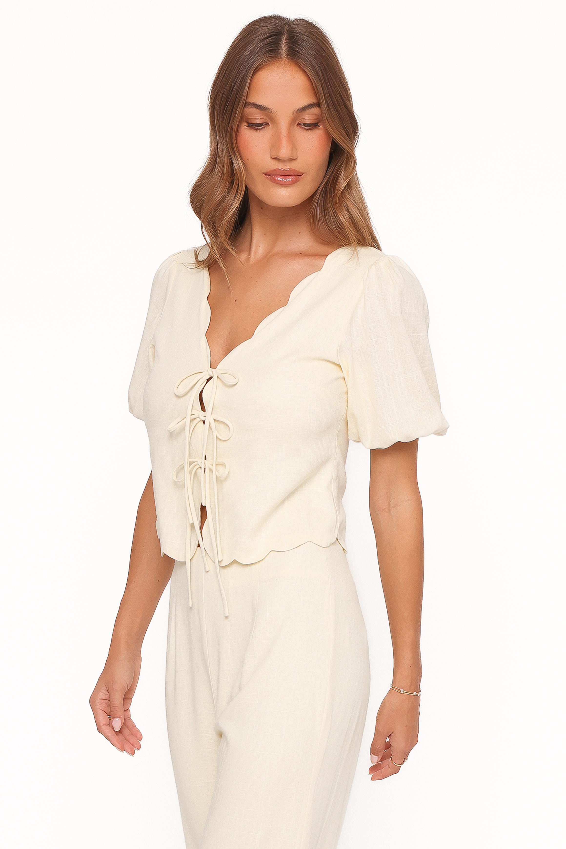 TOPS Jensen Scallop Hem Top - Butter Yellow