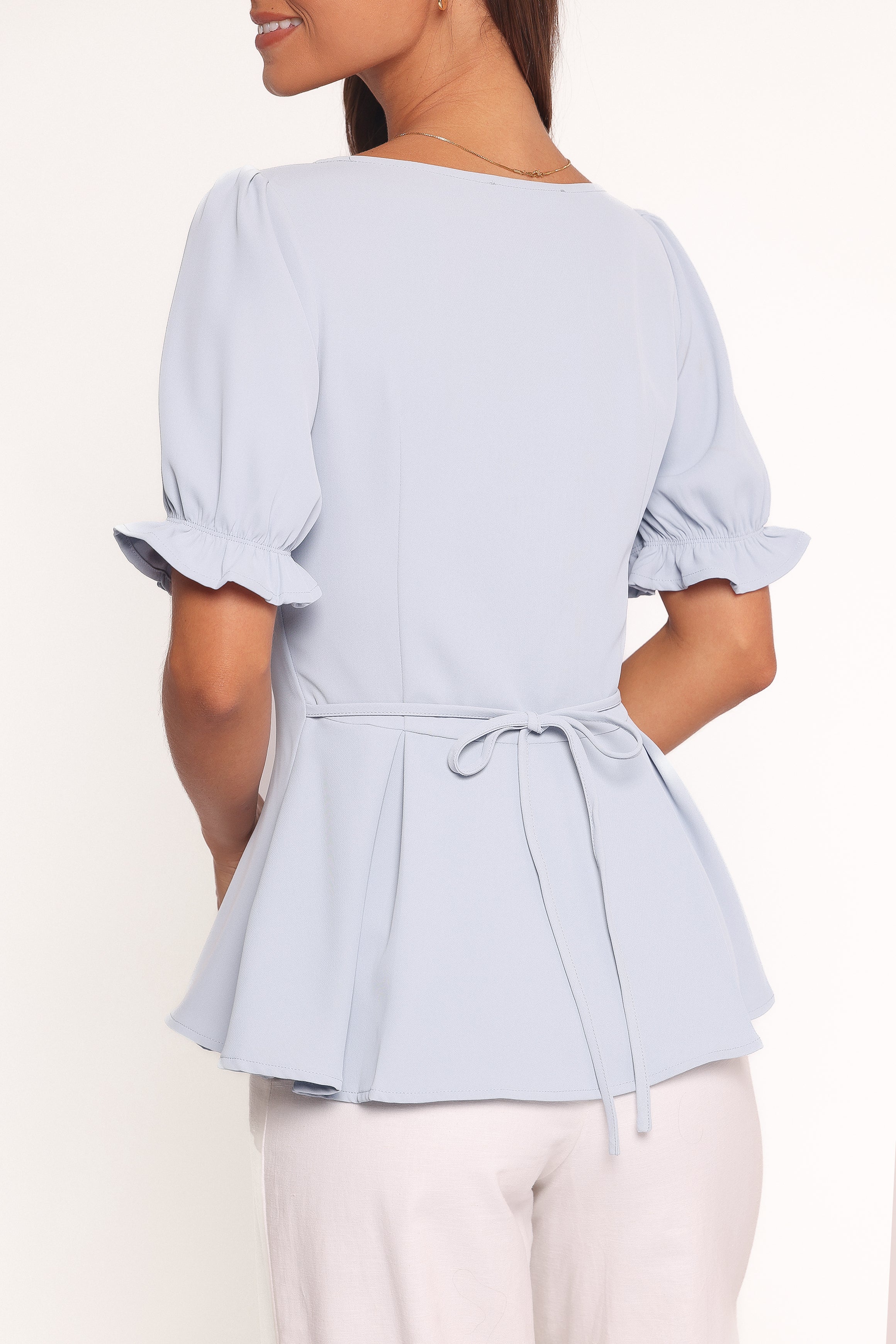 TOPS Kameran Top - Pale Blue