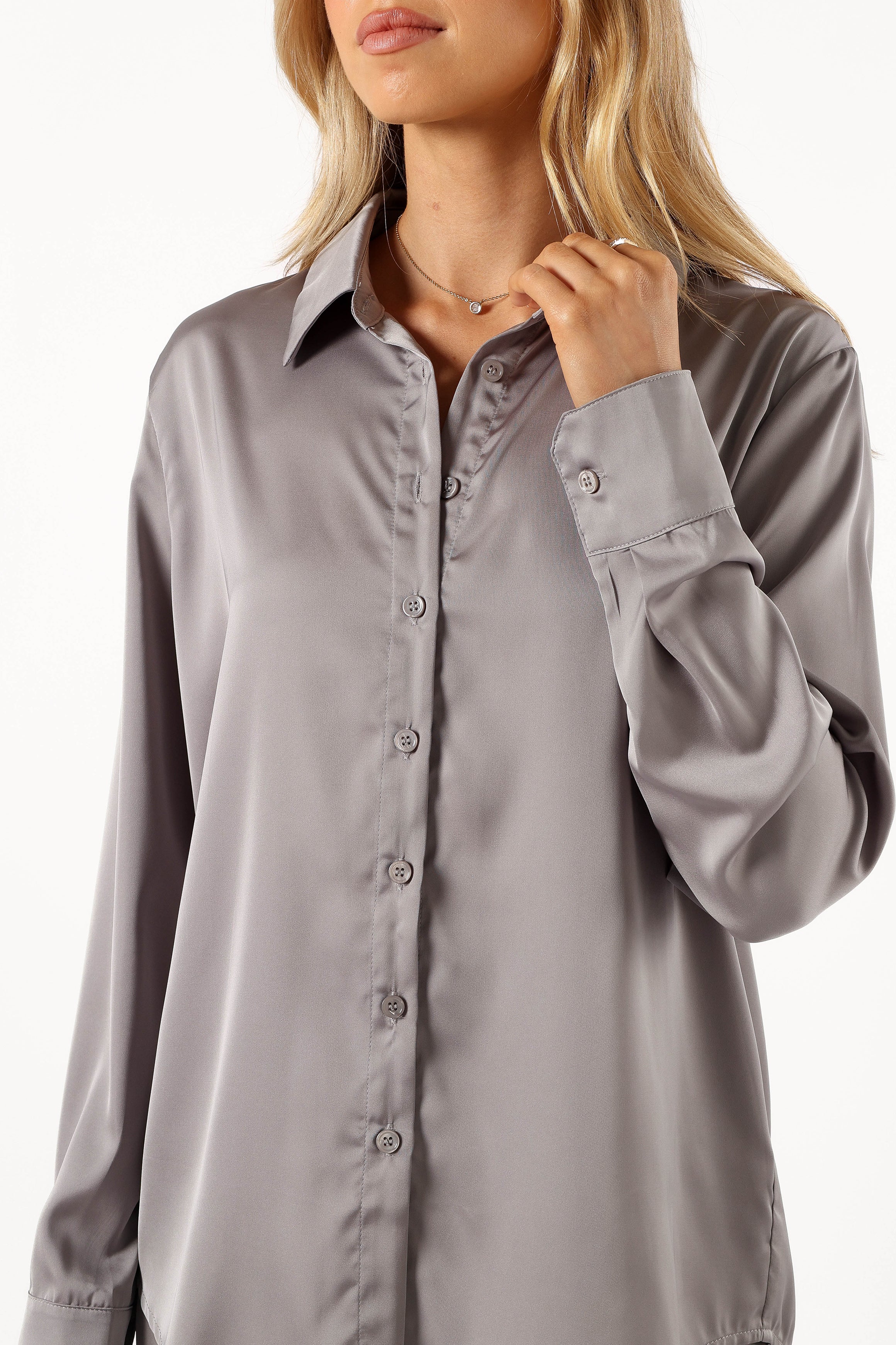 TOPS @Narissa Satin Shirt - Silver