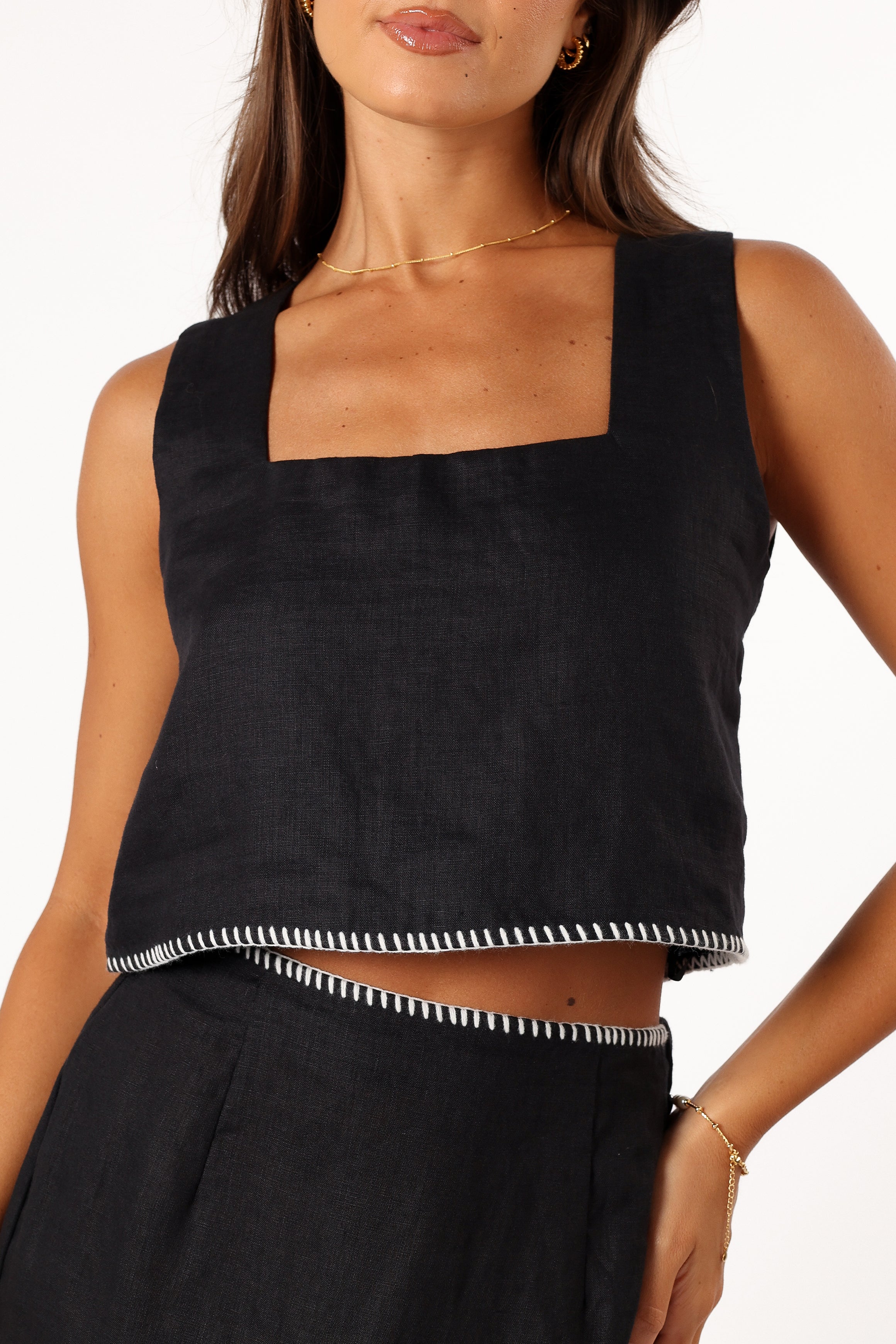 TOPS @Odette Top - Black (Hold for Sundial)