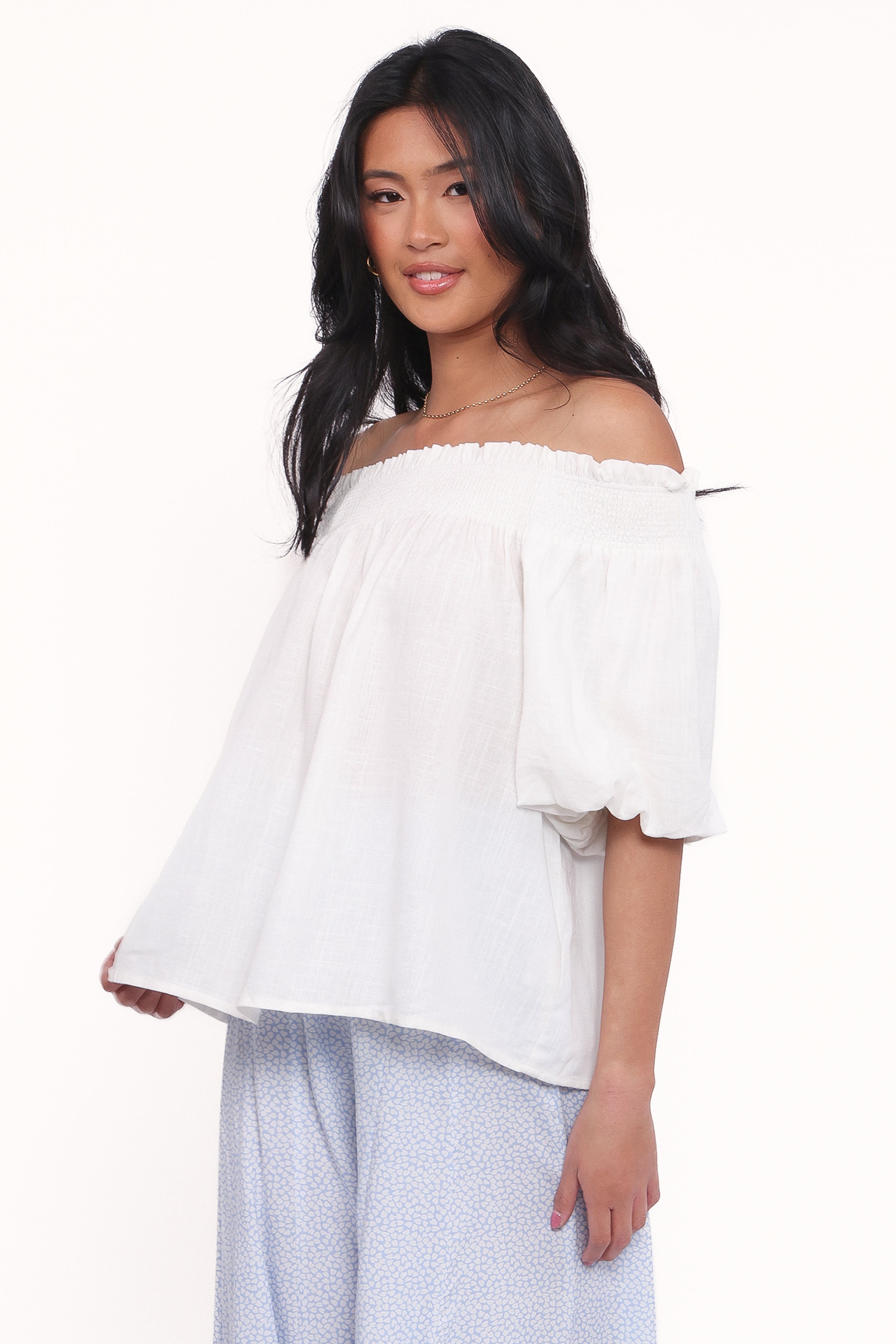 TOPS Quinlan Off Shoulder Top - White