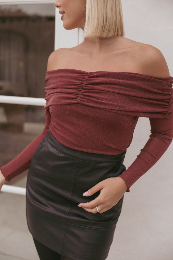 TOPS Raya Off Shoulder Top - Merlot