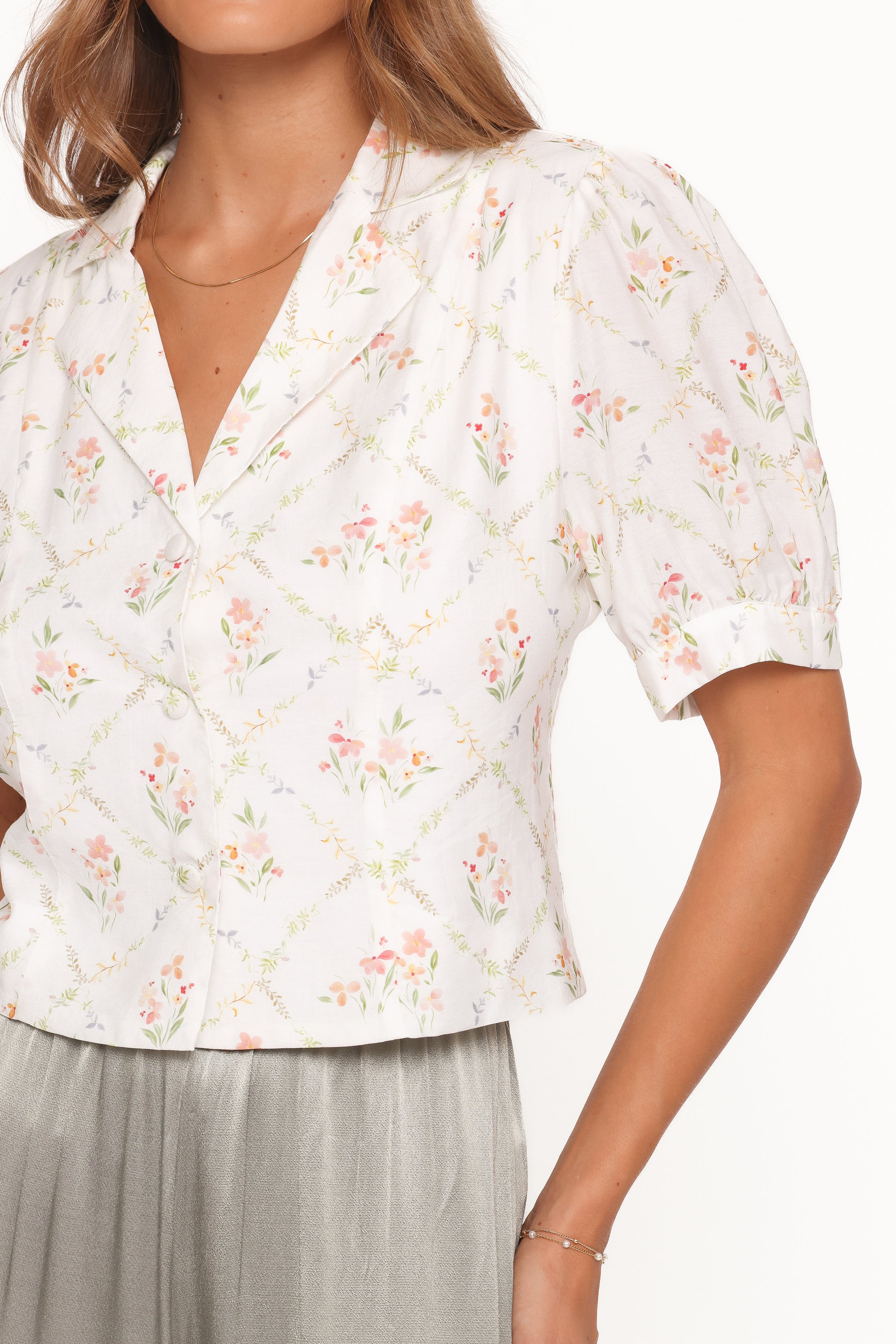 TOPS Steele Button Front Top - White Vintage Floral