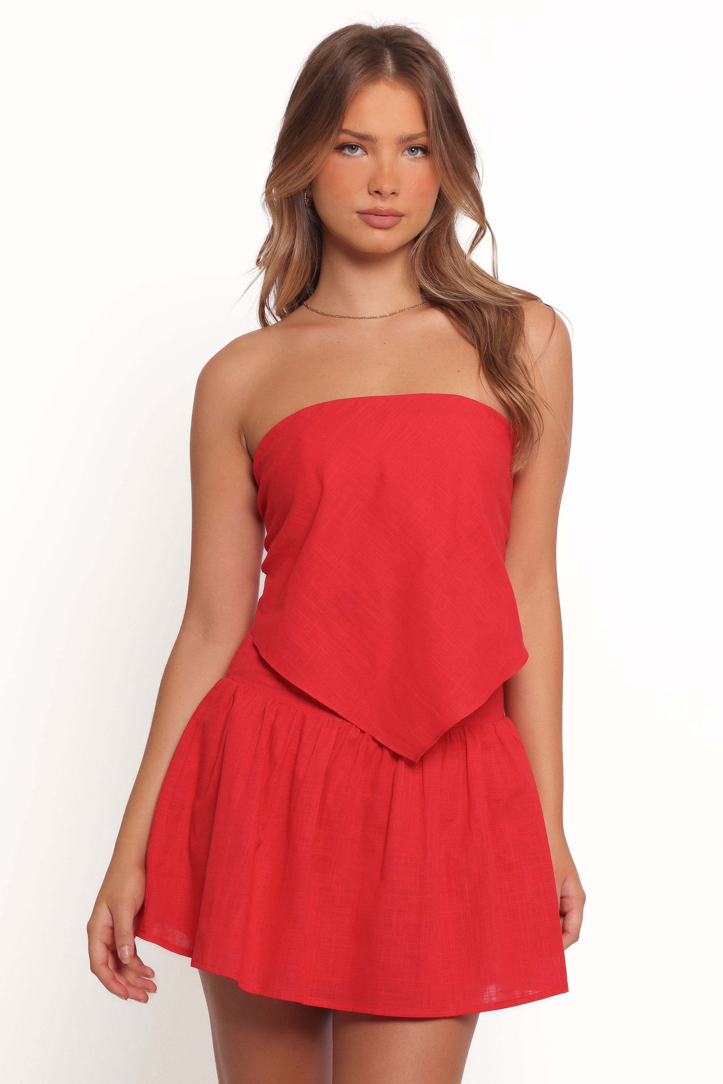 TOPS Twenny Strapless Top - Red