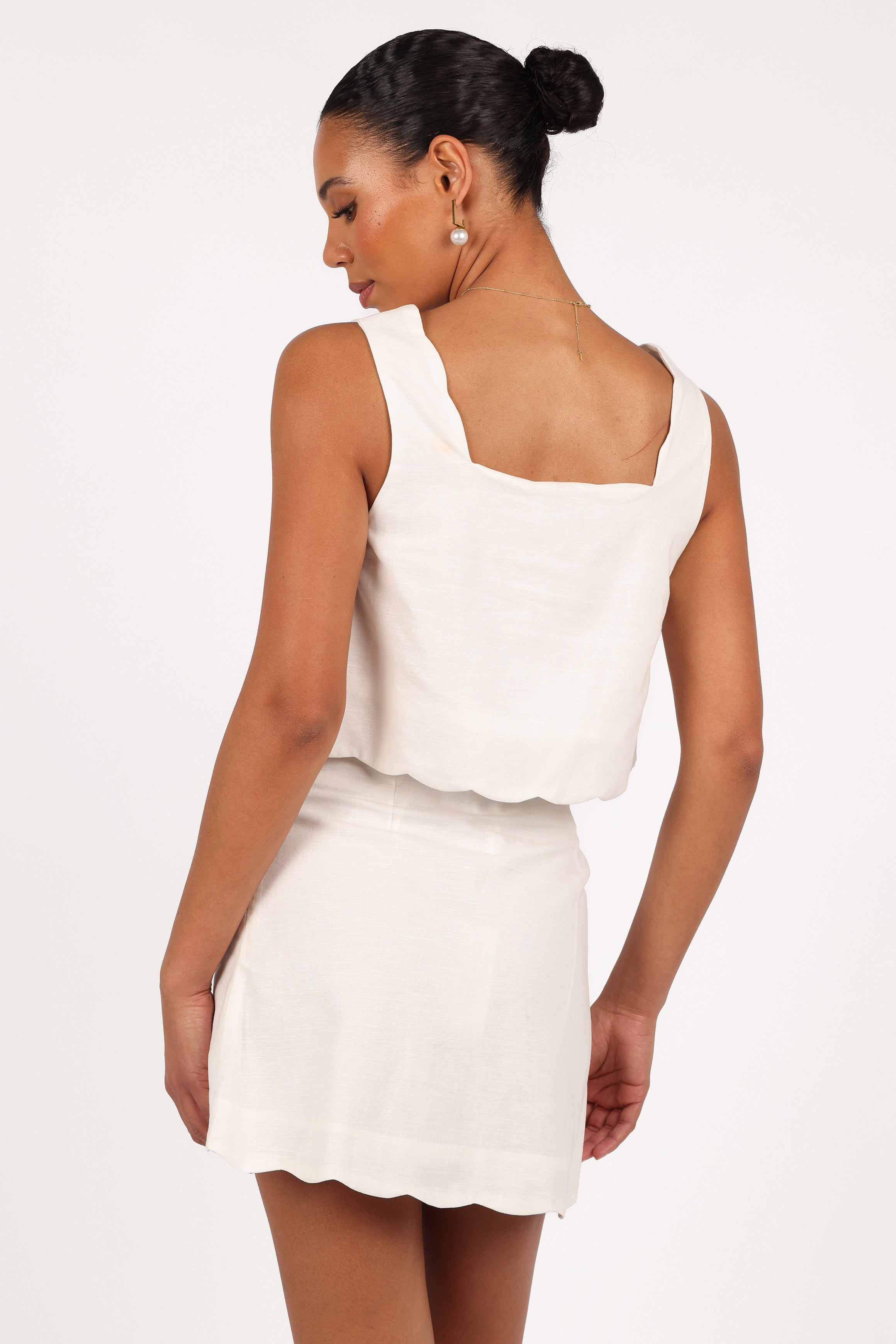 TOPS Wendie Scalloped Top - Cloud White