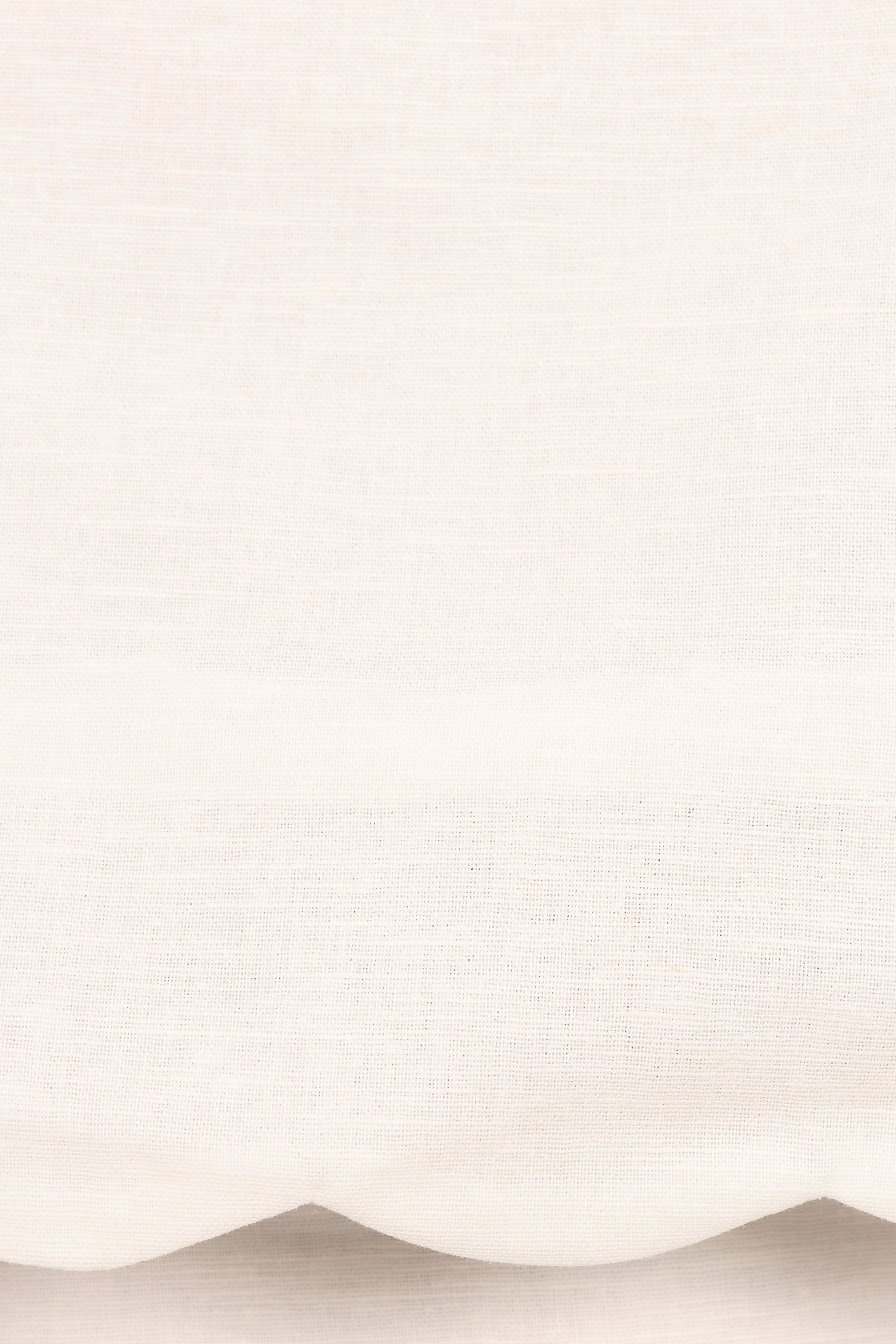 TOPS Wendie Scalloped Top - Cloud White