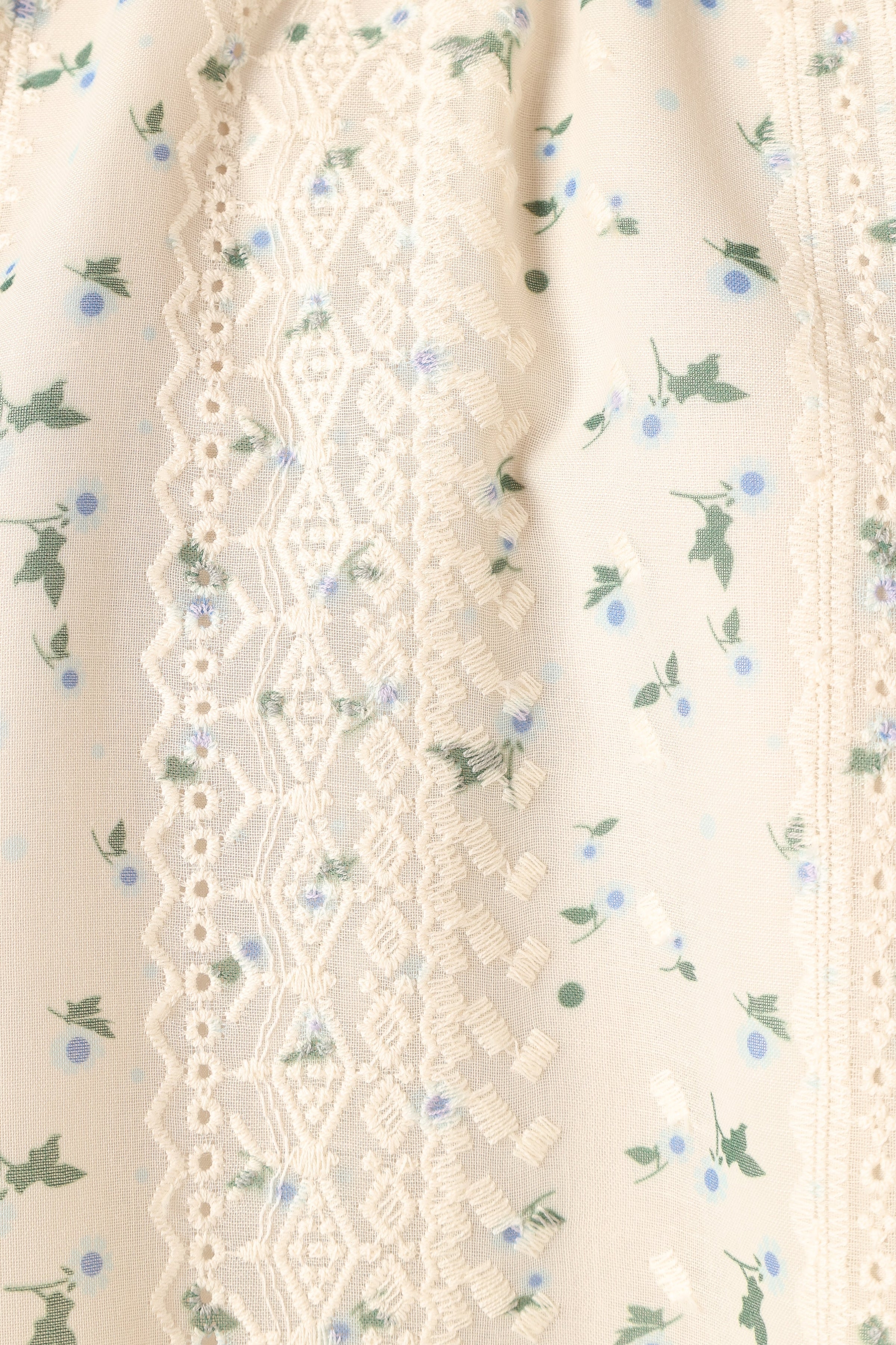 TOPS @Willa Halterneck Top - Blue Floral (Hold for Easter)