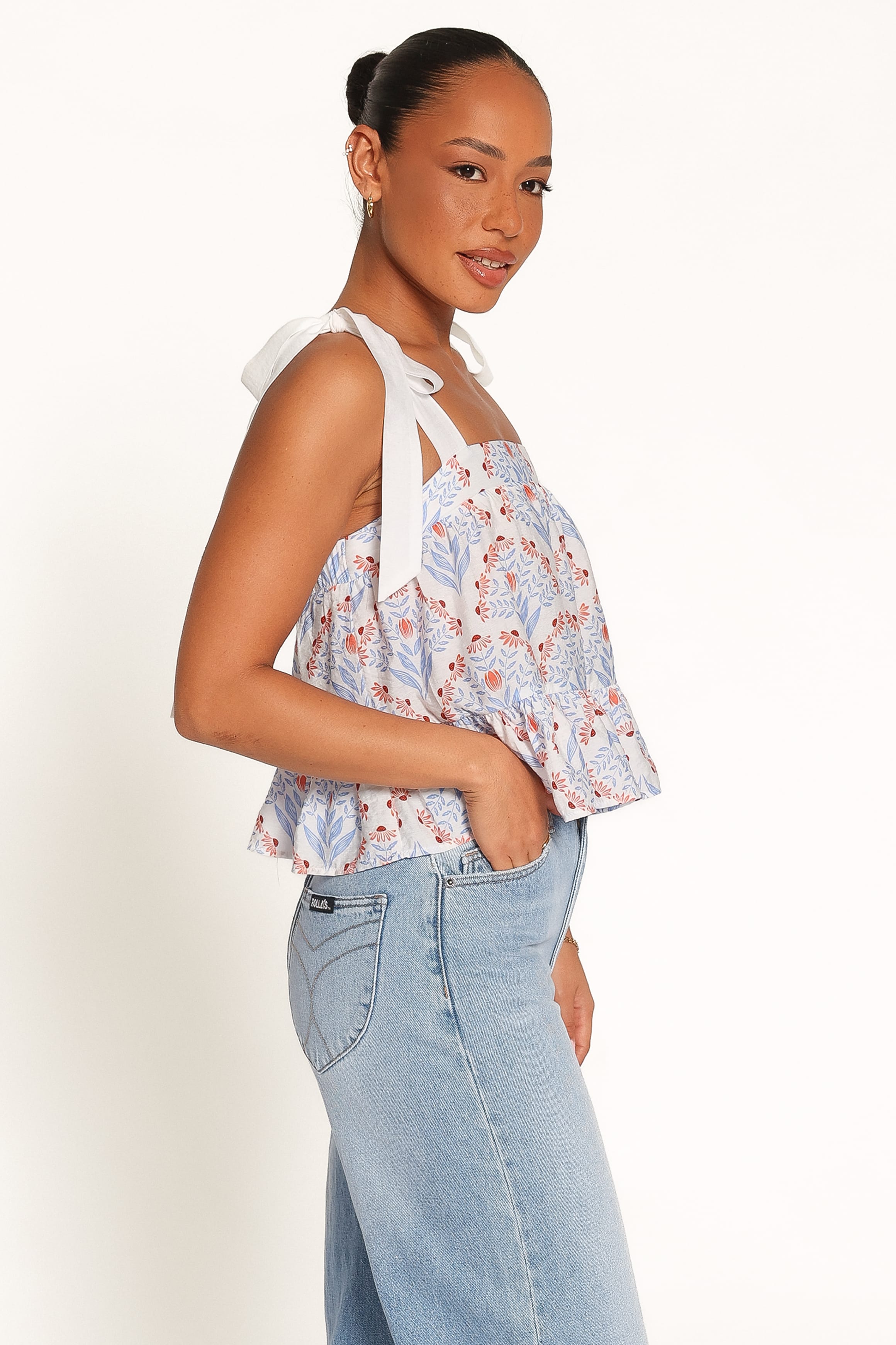 TOPS Aver Flounce Top - White Blue