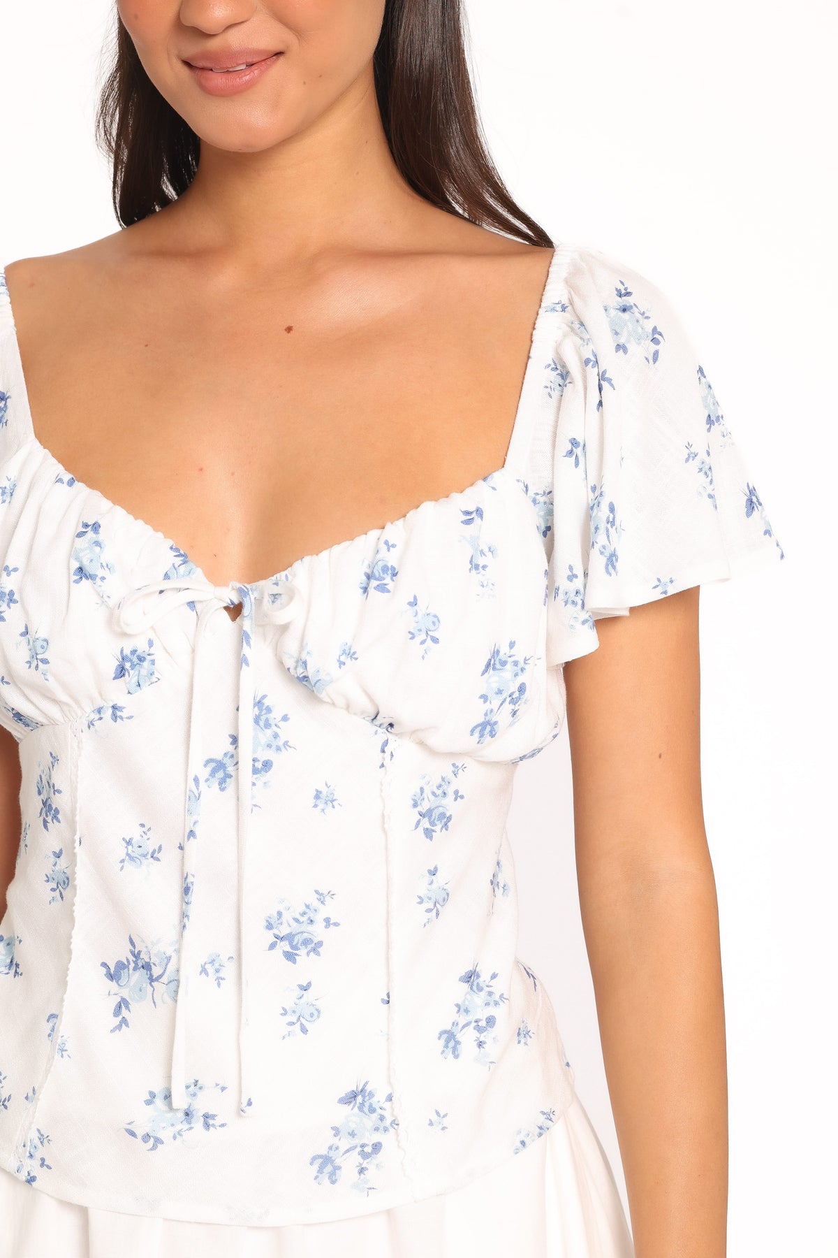 TOPS Laeriel Flutter Sleeve Top - Cream Floral